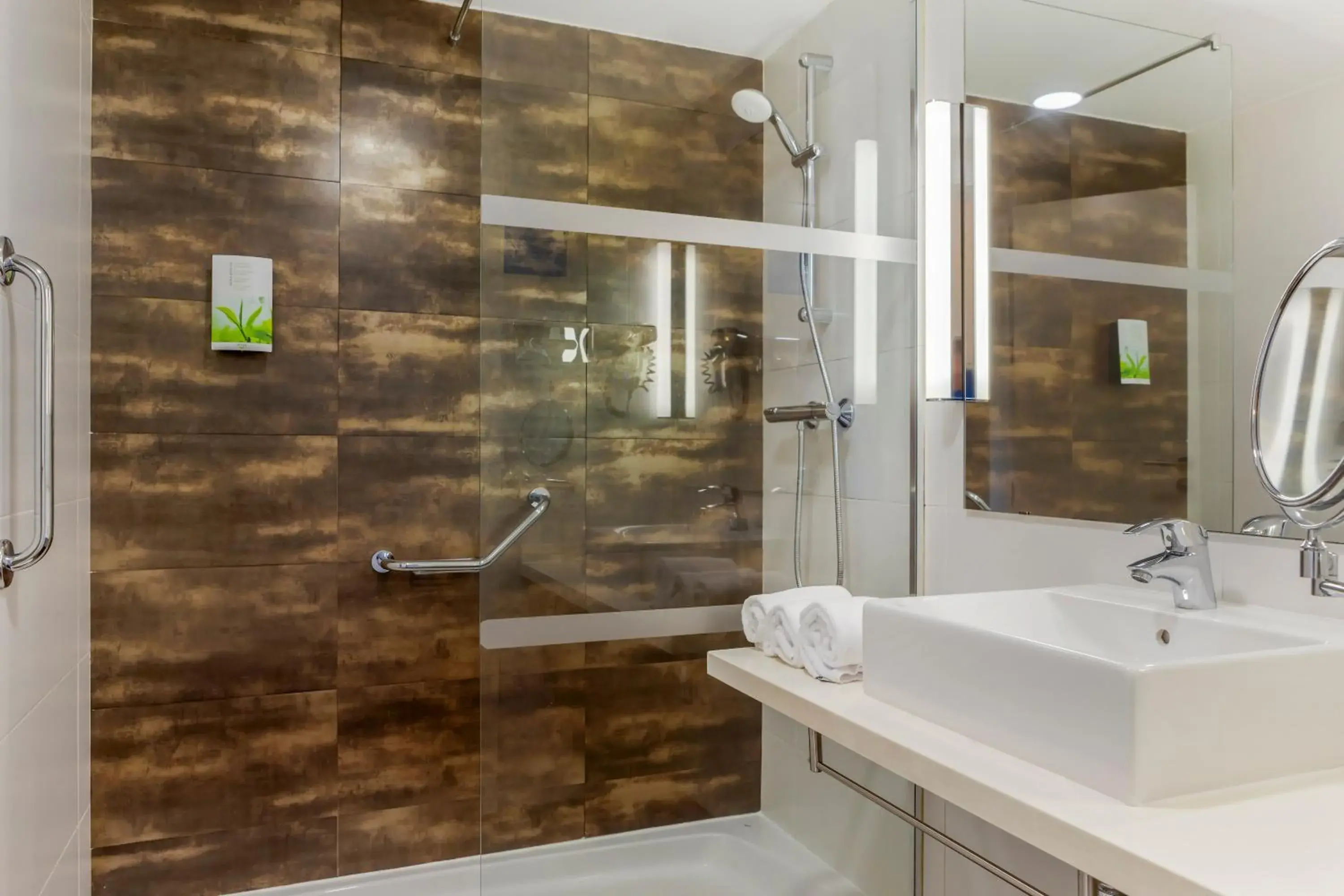 Bathroom in Los Amigos Beach Club Bathroom in Los Amigos Beach Club