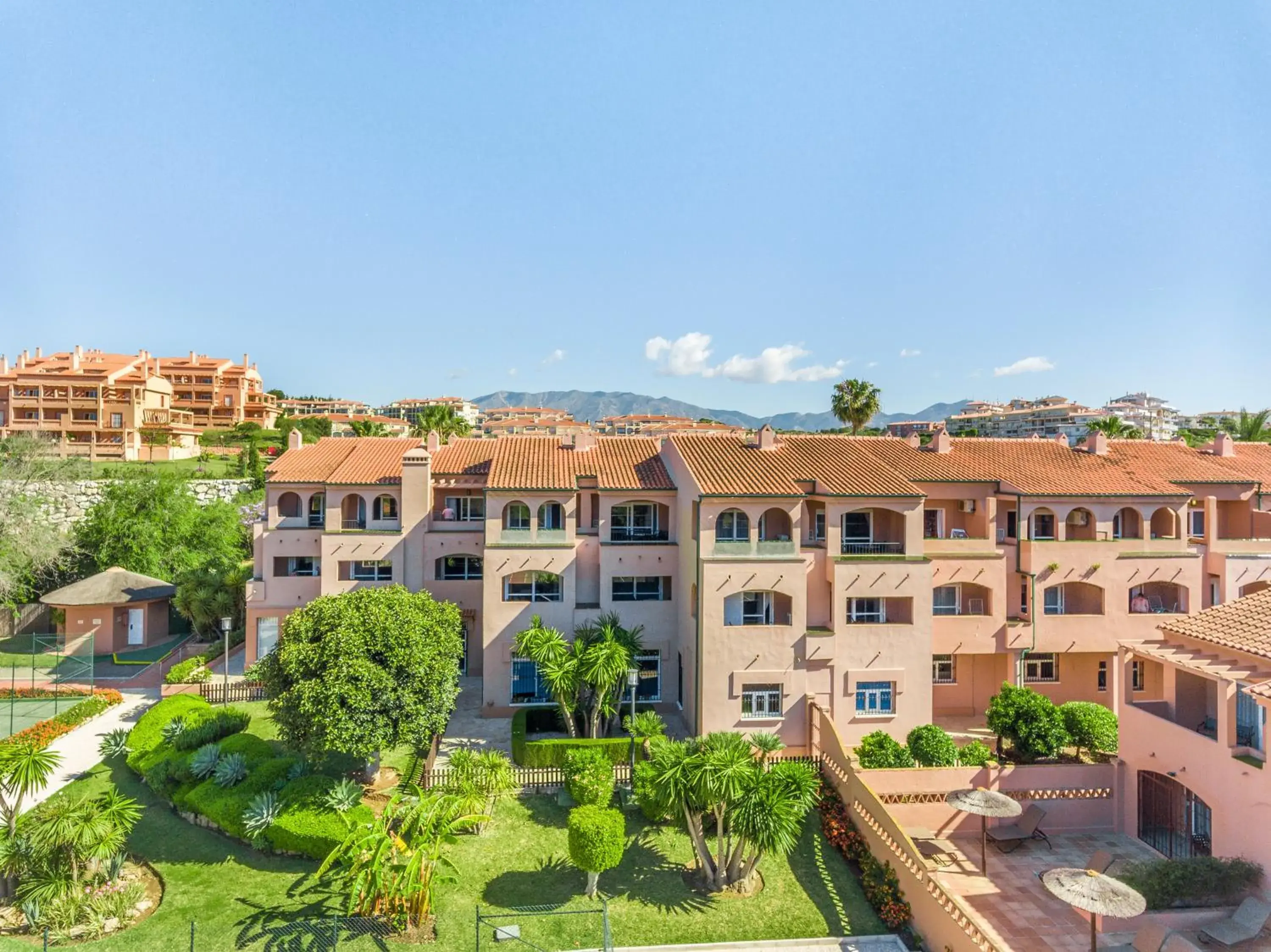Property building in Los Amigos Beach Club Property building in Los Amigos Beach Club