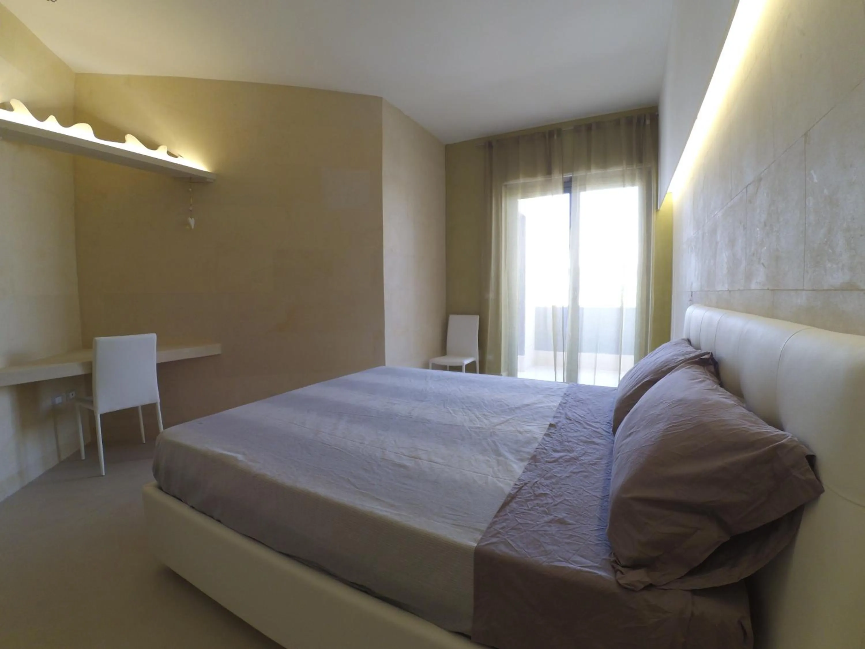 Day, Bed in Bianco Mare