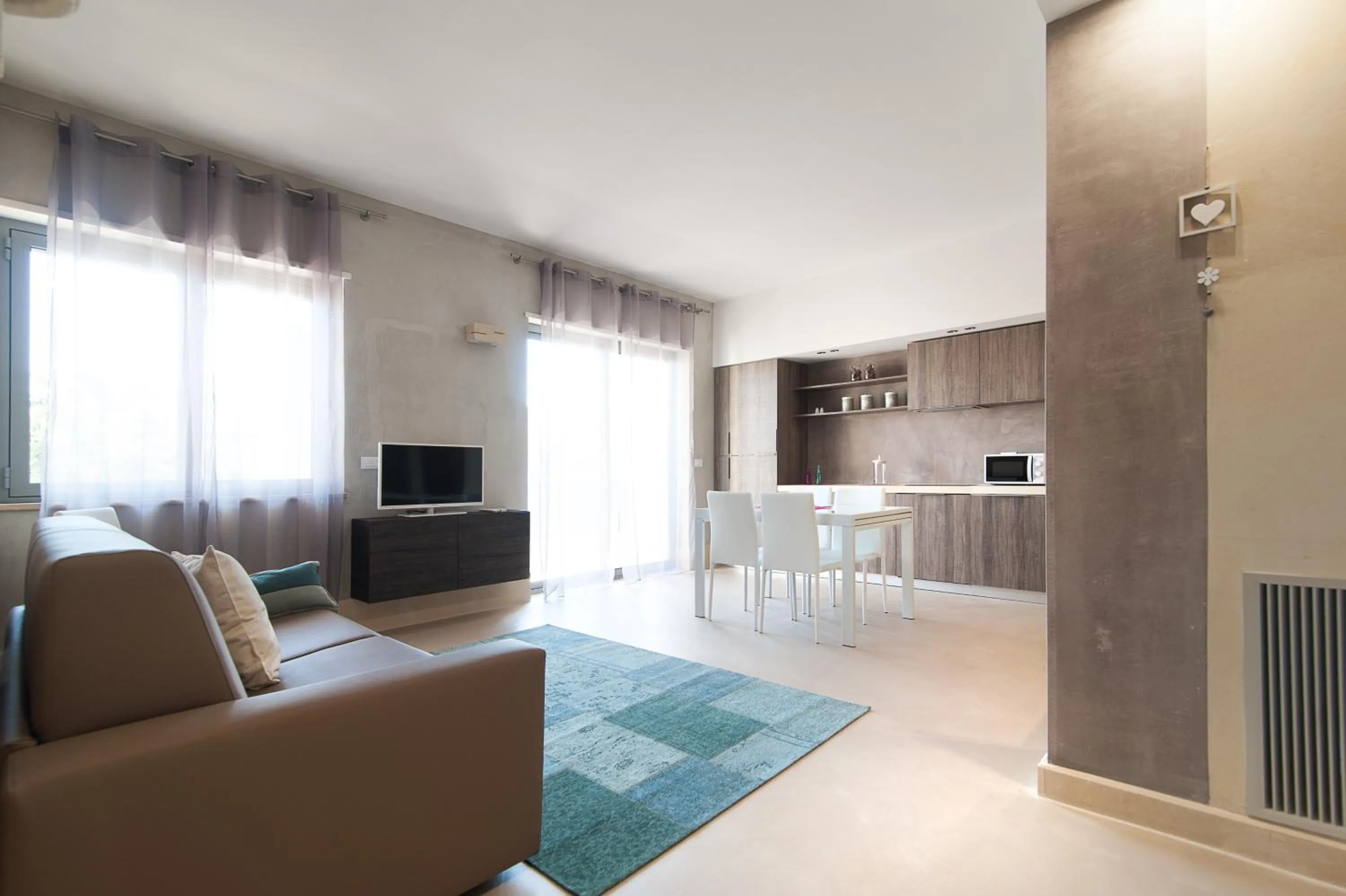 Kitchen or kitchenette in Bianco Mare