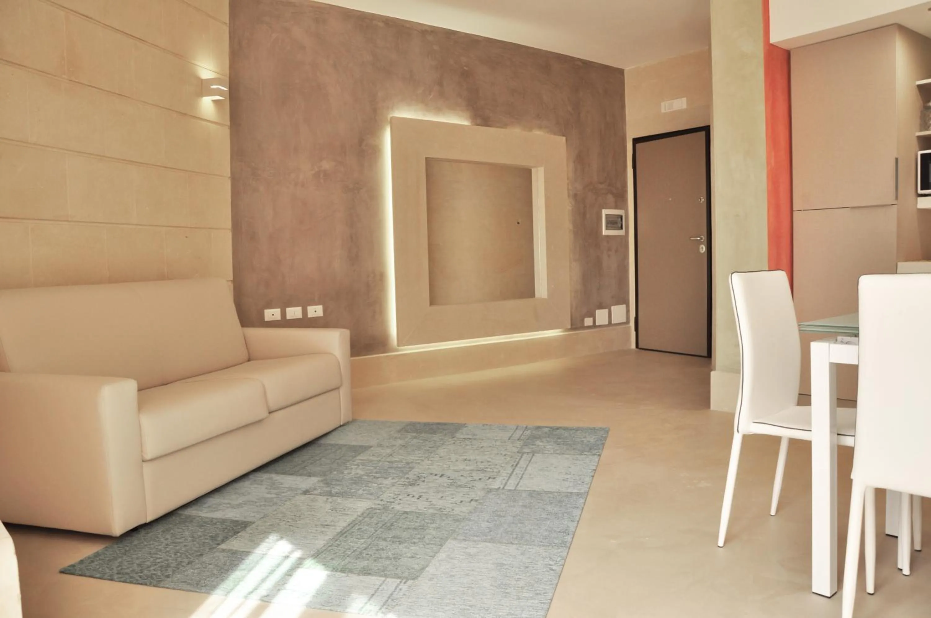 Kitchen or kitchenette in Bianco Mare