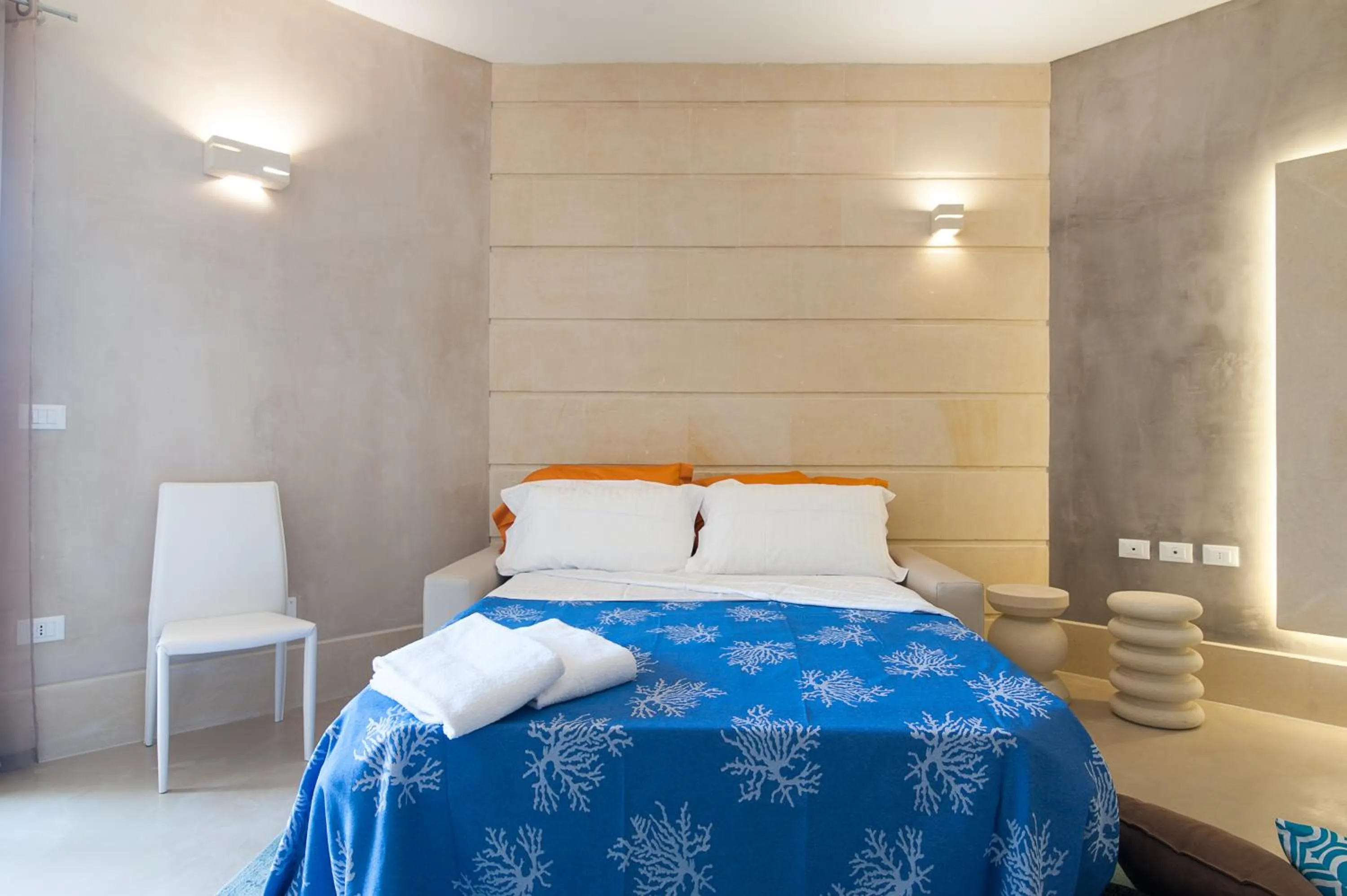 Bedroom, Bed in Bianco Mare