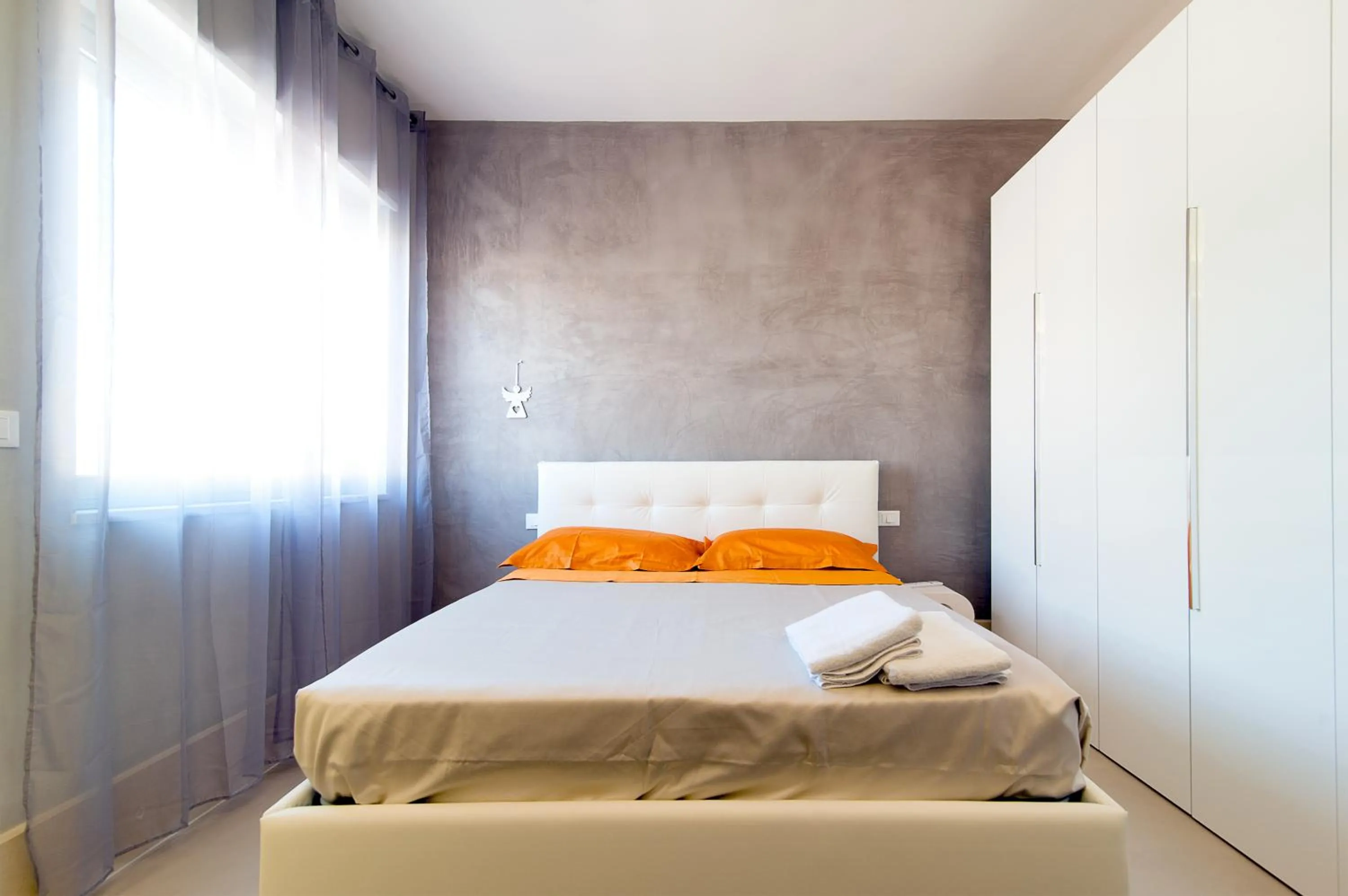 Bedroom, Bed in Bianco Mare