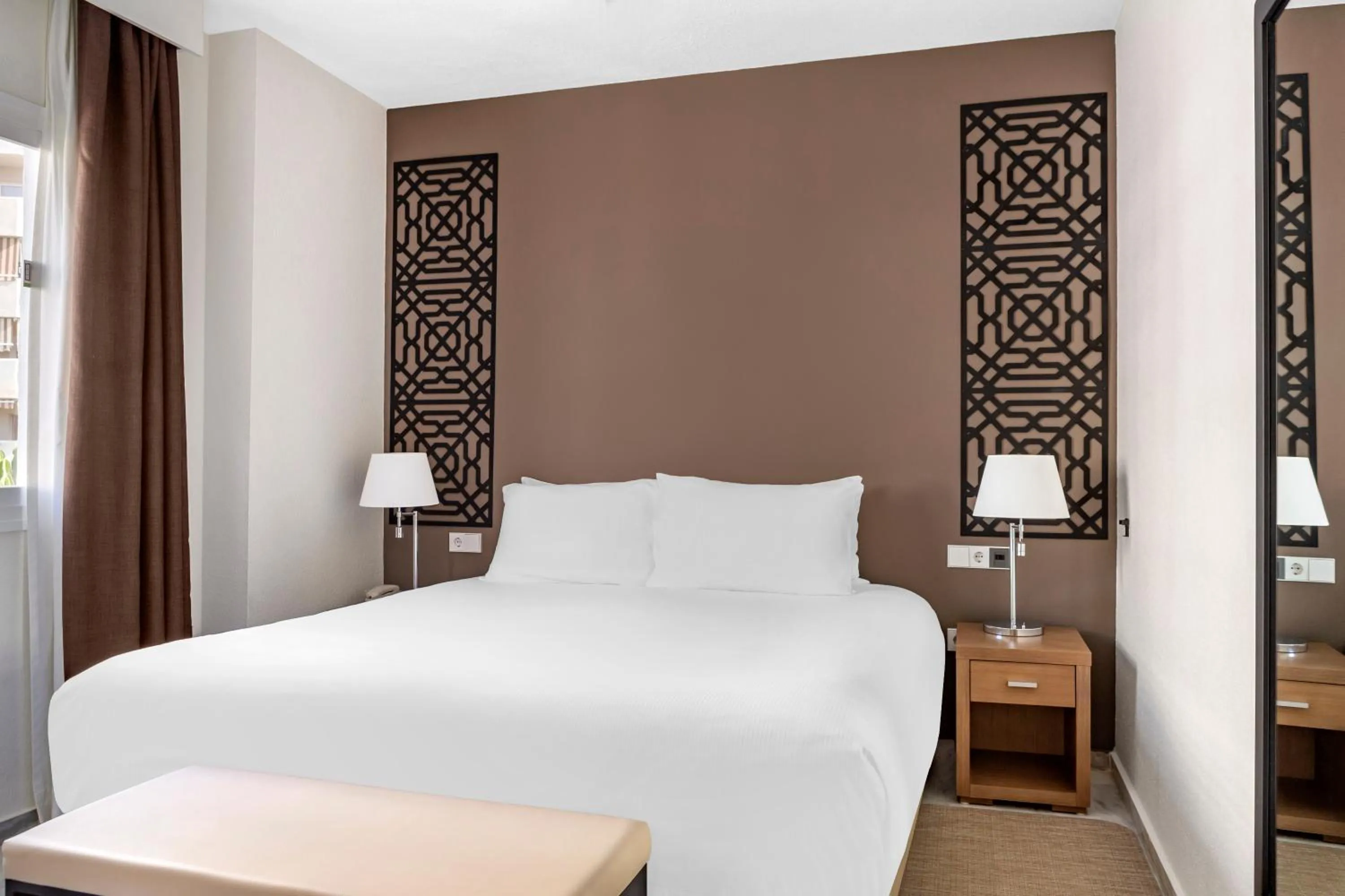 Bedroom, Bed in Sahara Sunset