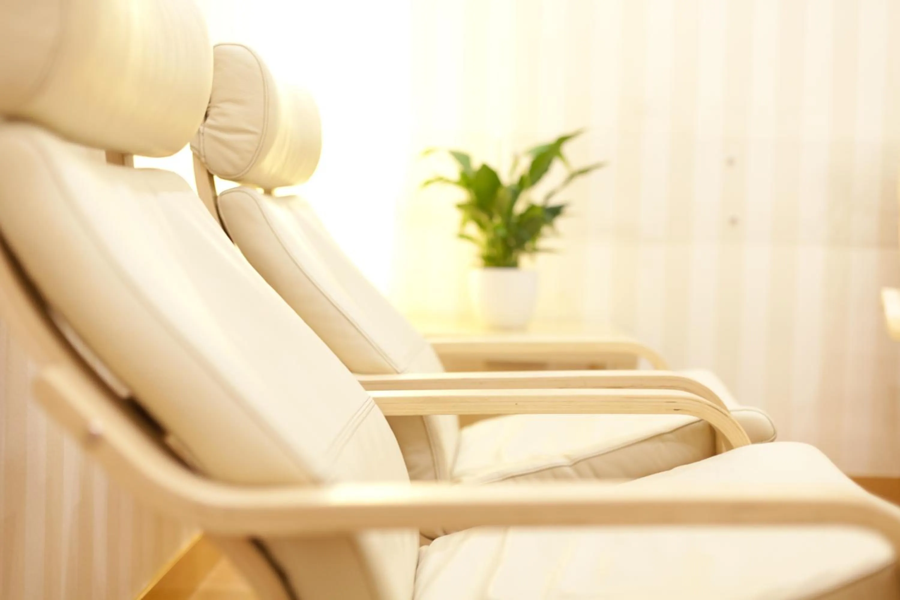 Seating area in Hostal Abami II