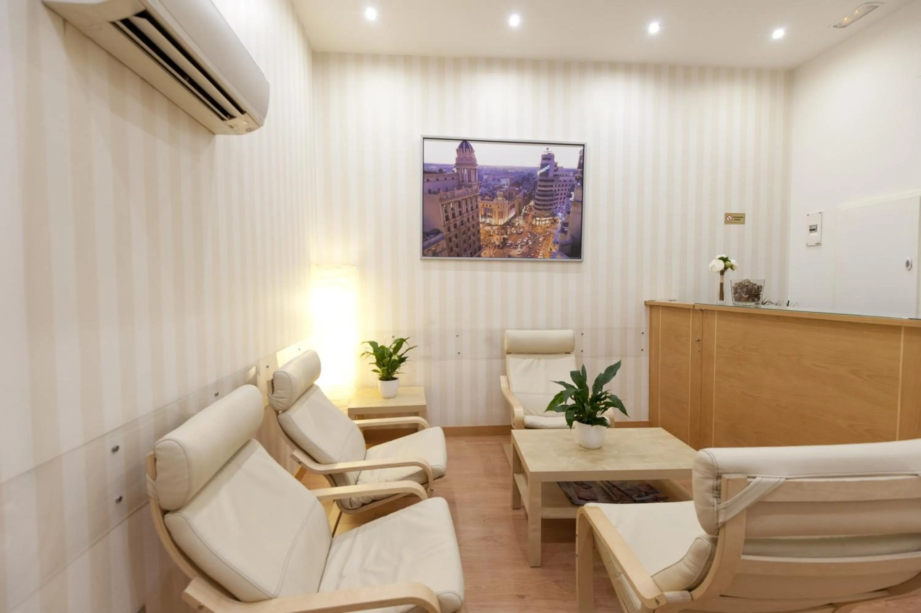 Lobby or reception in Hostal Abami II