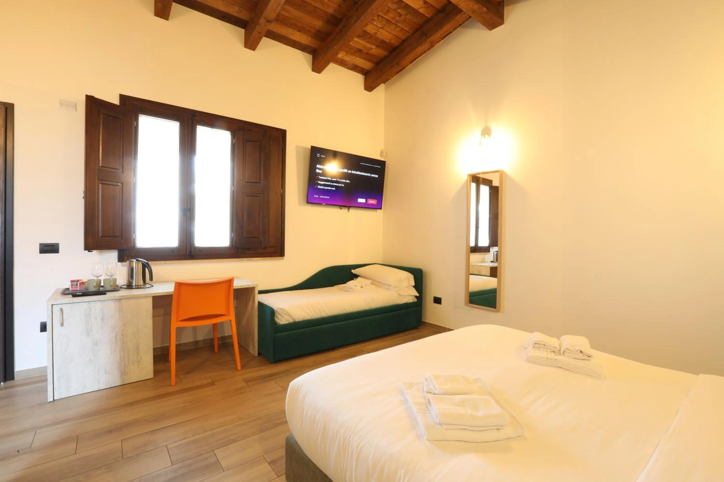 TV and multimedia, Bed in Casale Calabria