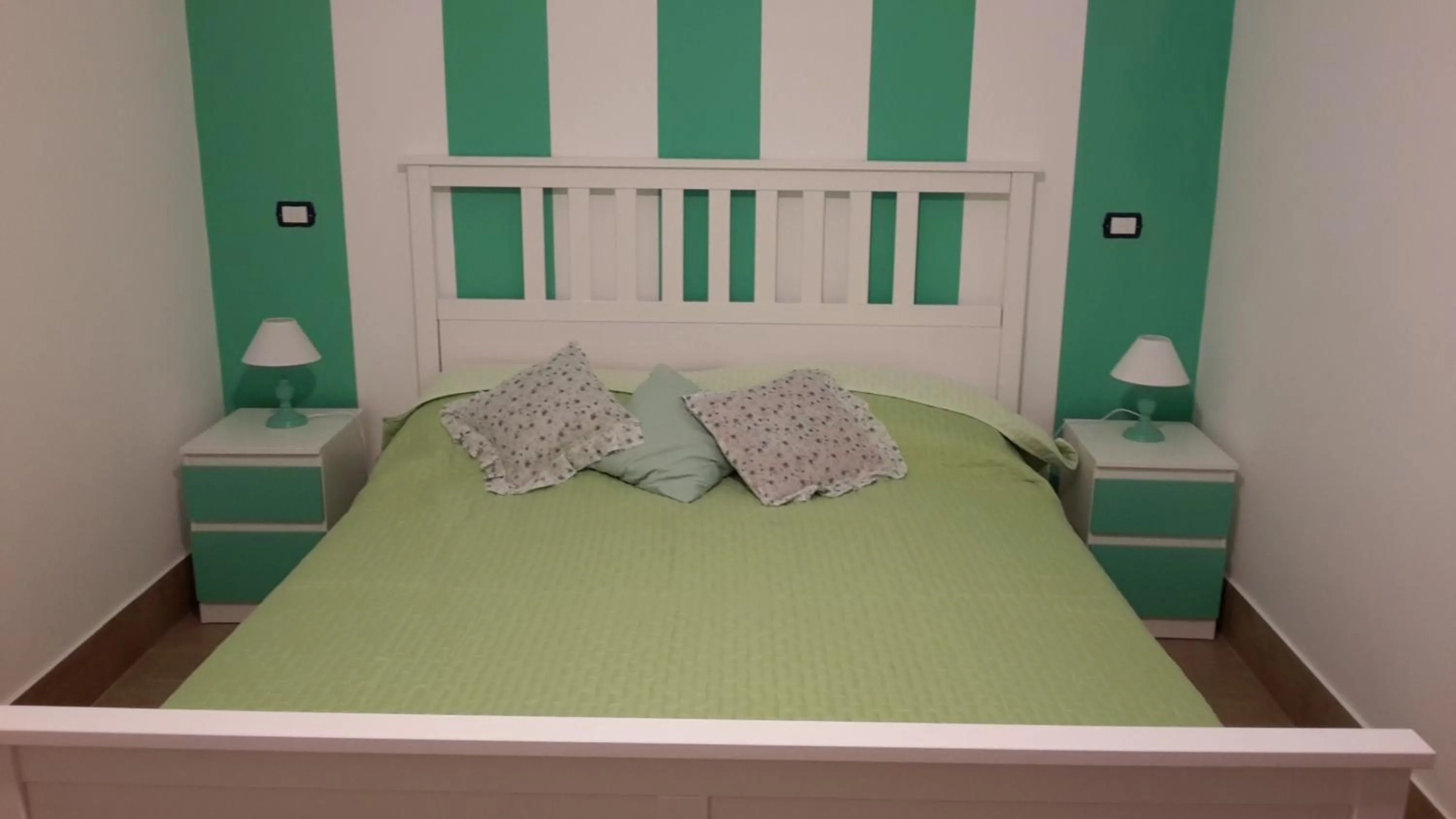 Bed in O' Paese E Masaniello