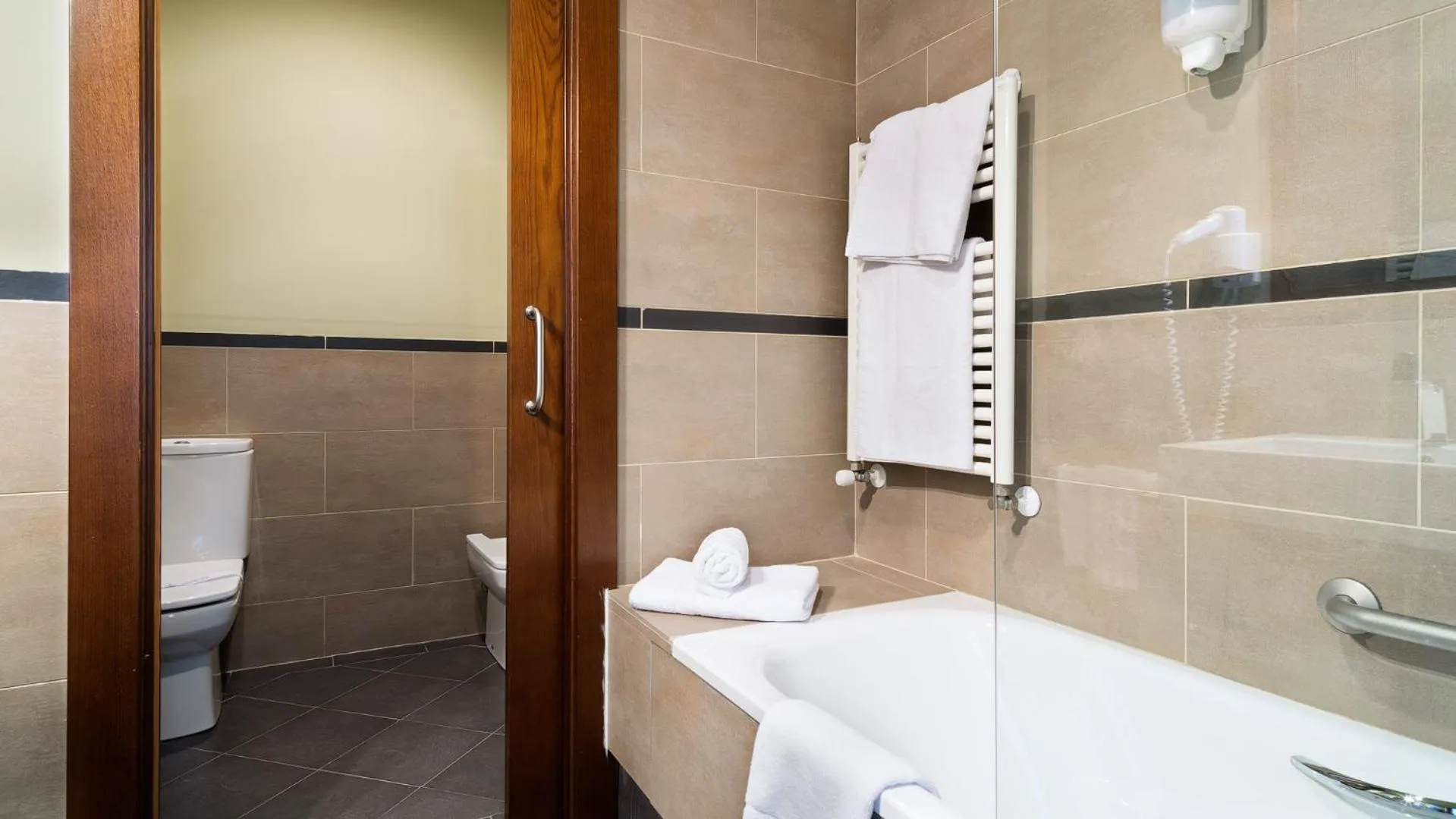 Bathroom in Silken Ordesa