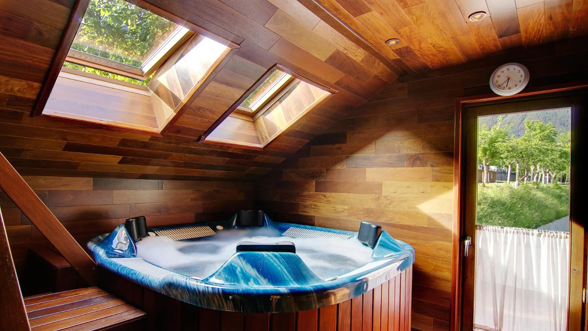 Hot Tub in Silken Ordesa
