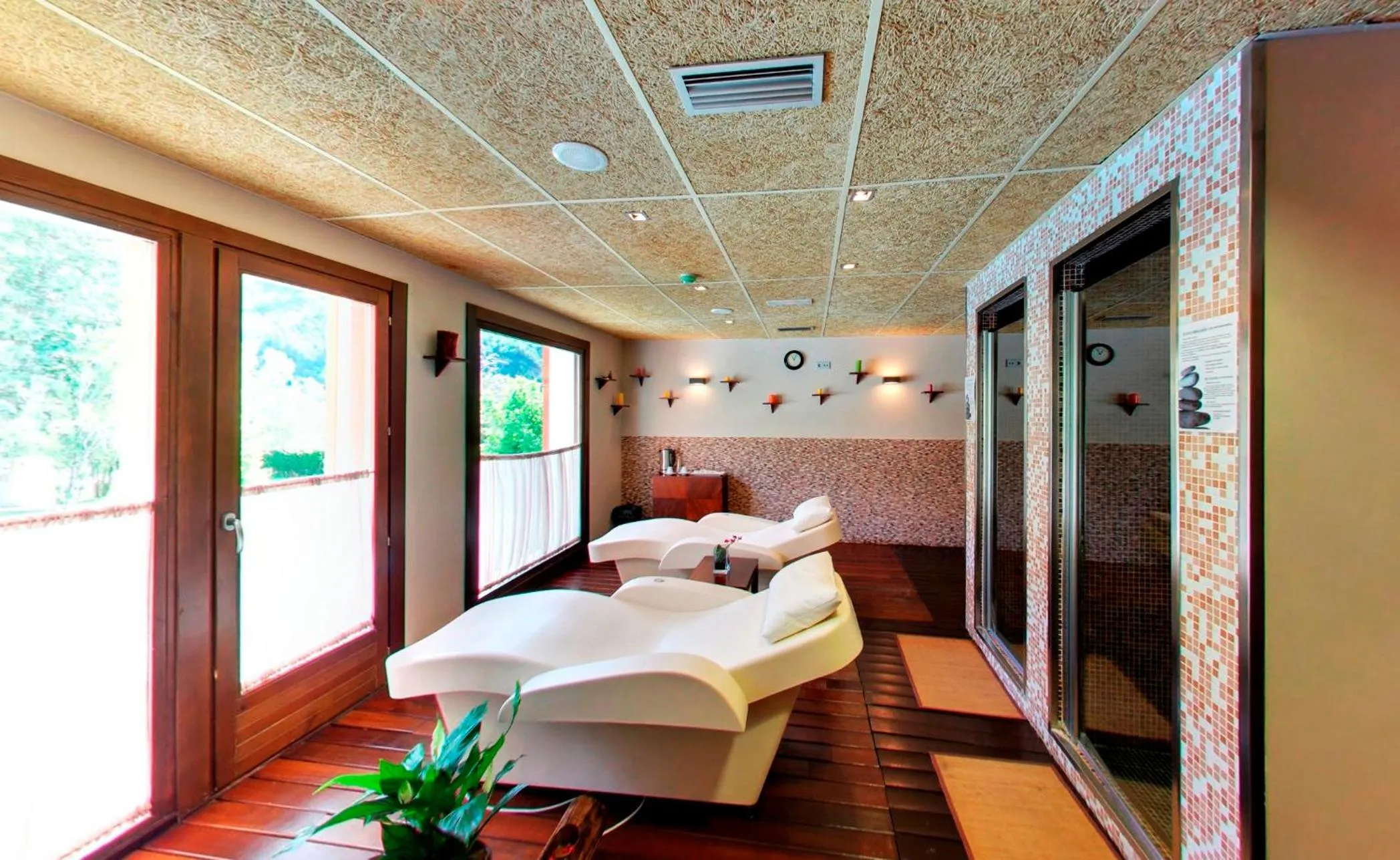 Spa and wellness centre/facilities, Bed in Silken Ordesa