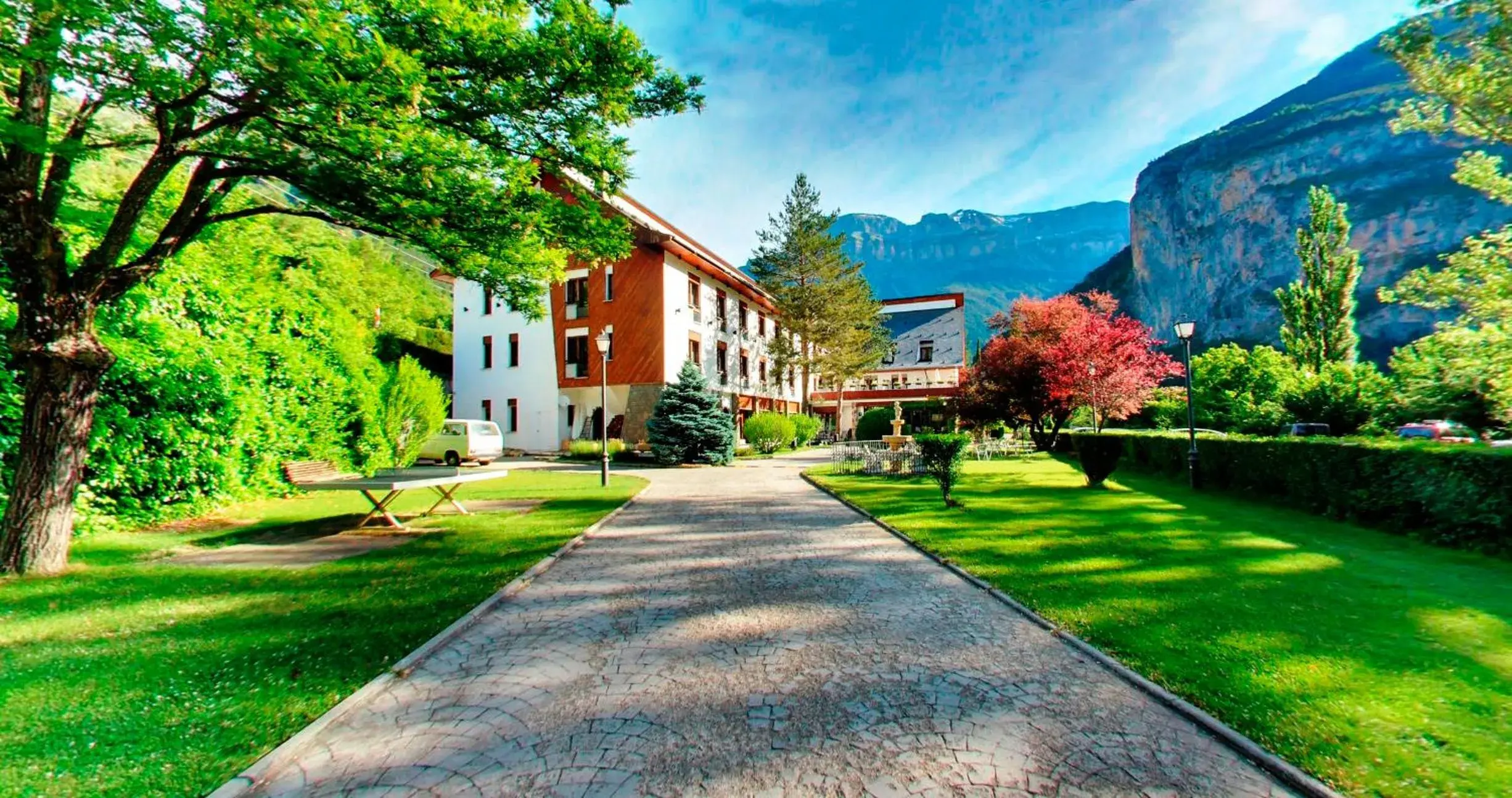 Property building in Silken Ordesa Property building in Silken Ordesa