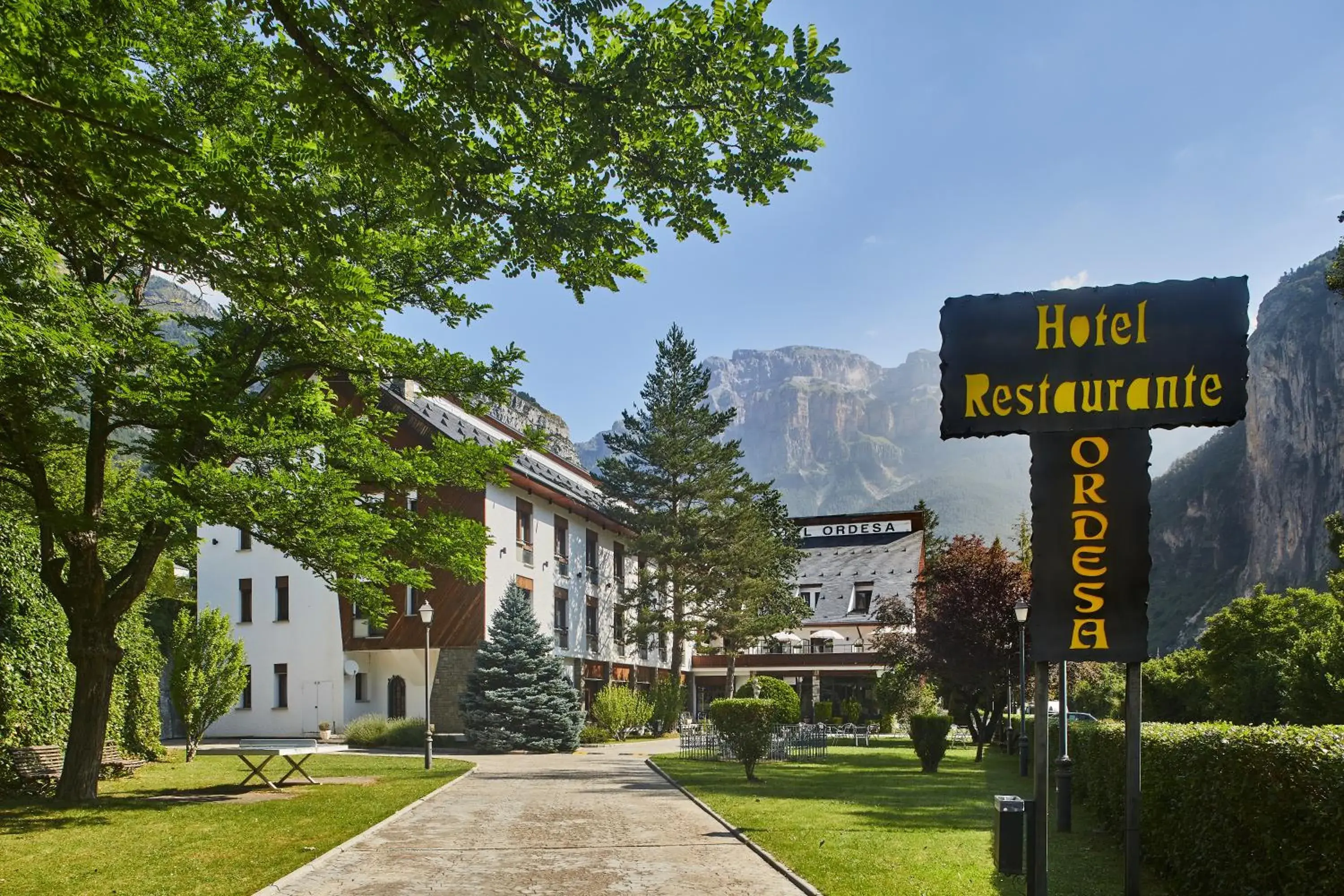 Property building in Silken Ordesa Property building in Silken Ordesa