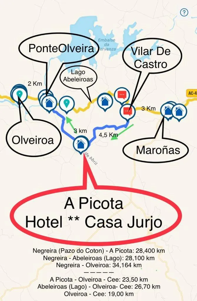 Property building in Hotel Casa Jurjo