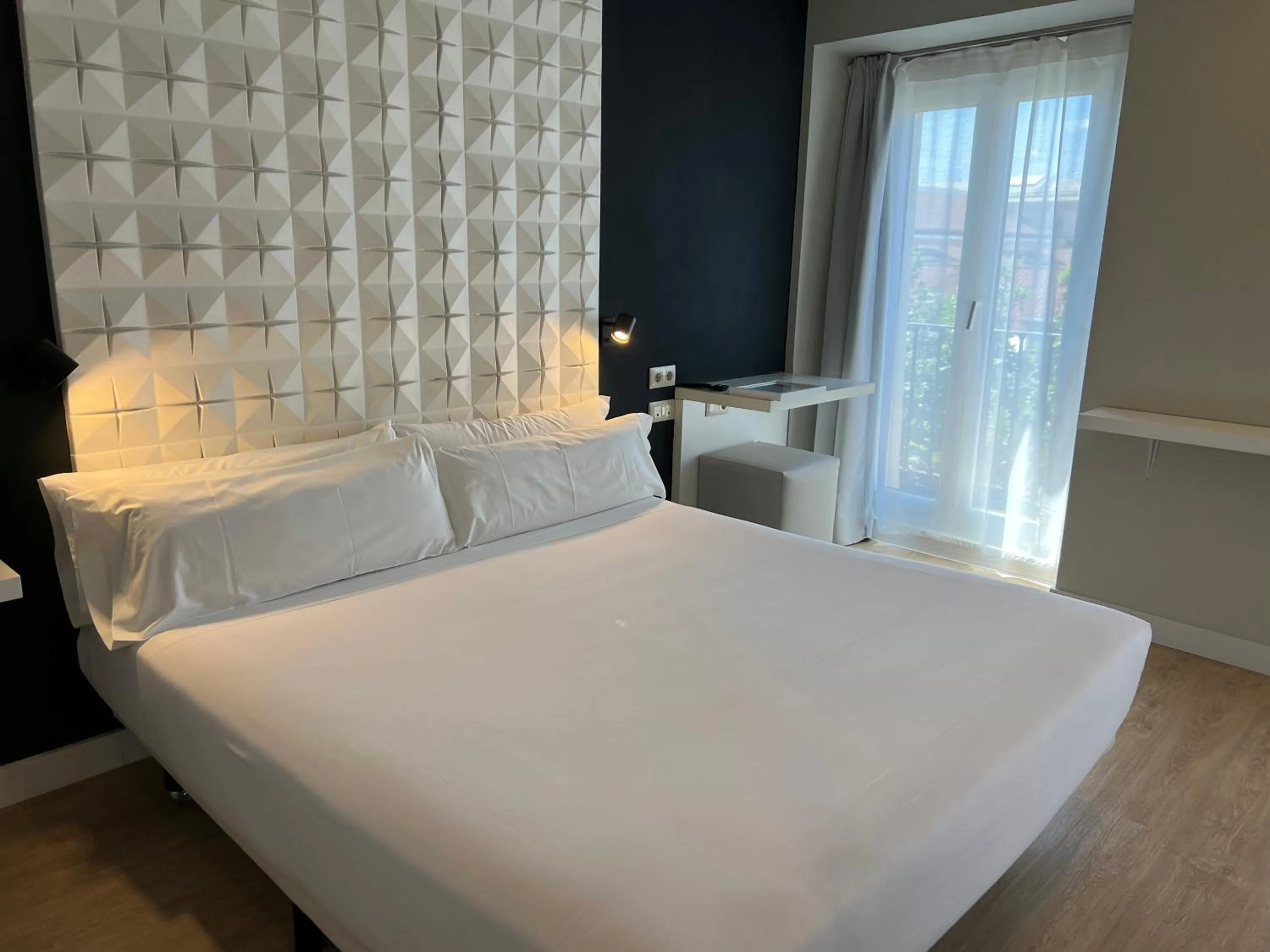 Bed in URBANSEA Atocha 113