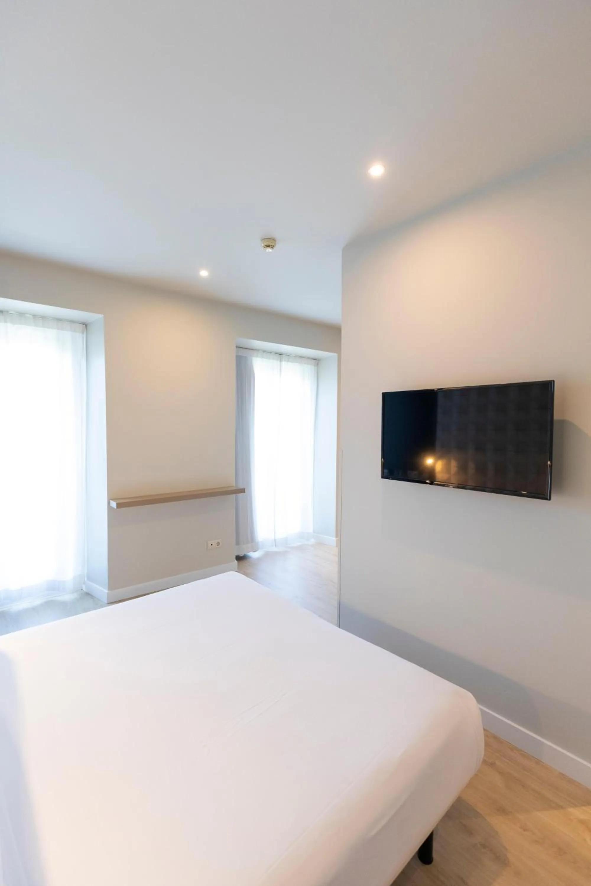 Photo of the whole room, Bed in URBANSEA Atocha 113