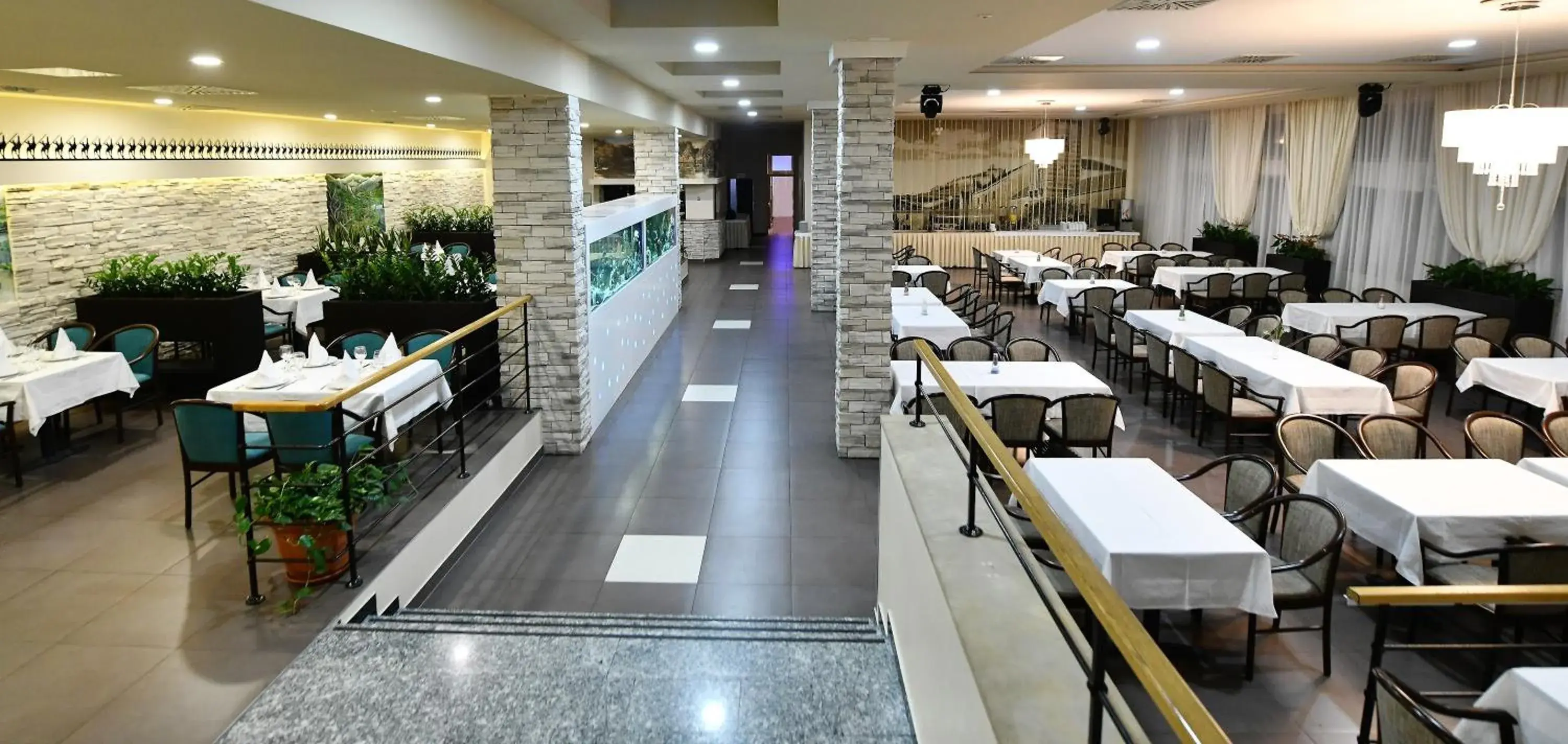 Restaurant/places to eat in Hotel Alkar Restaurant/places to eat in Hotel Alkar