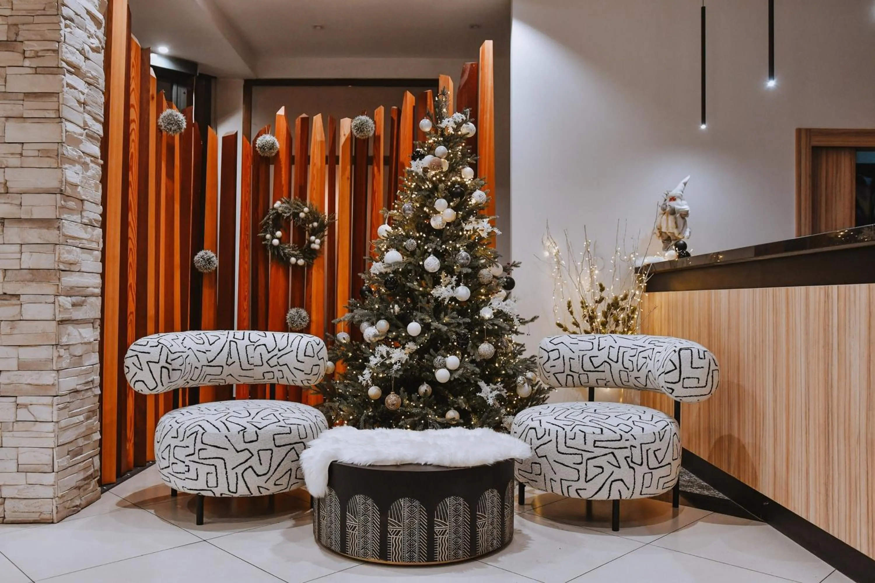 Lobby or reception in Hotel Alkar