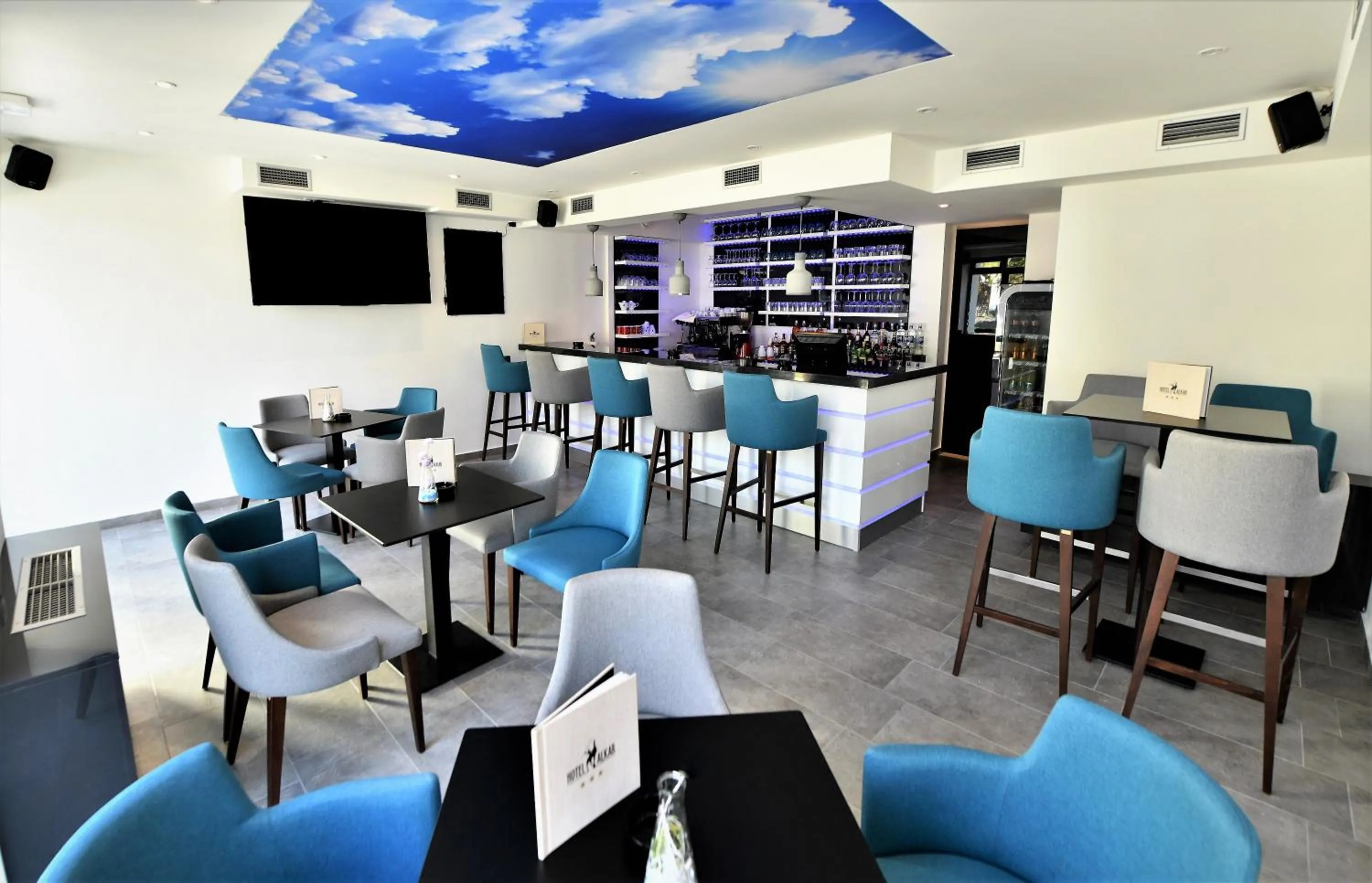 Lounge or bar in Hotel Alkar
