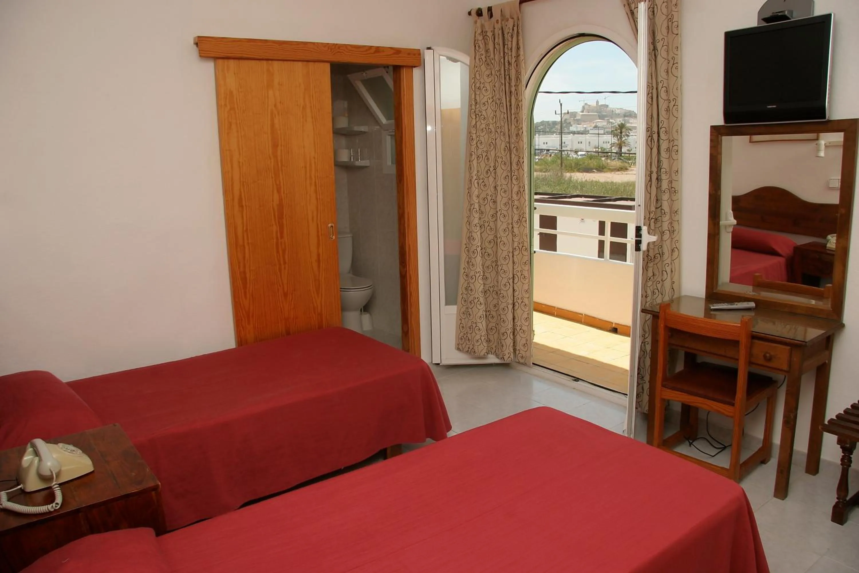 Double or Twin Room in Hostal Talamanca