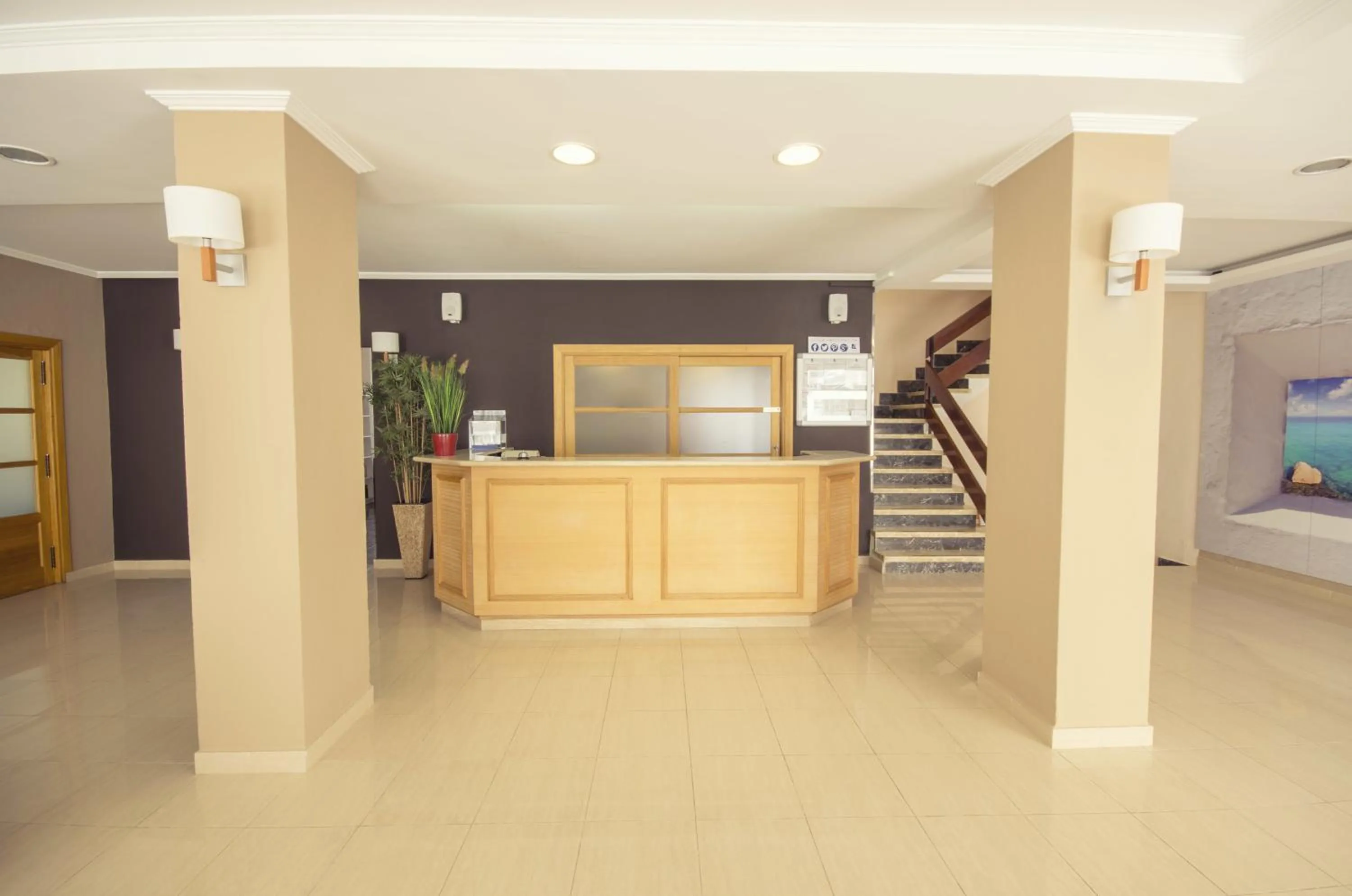 Lobby or reception in azuLine Hotel Mediterráneo