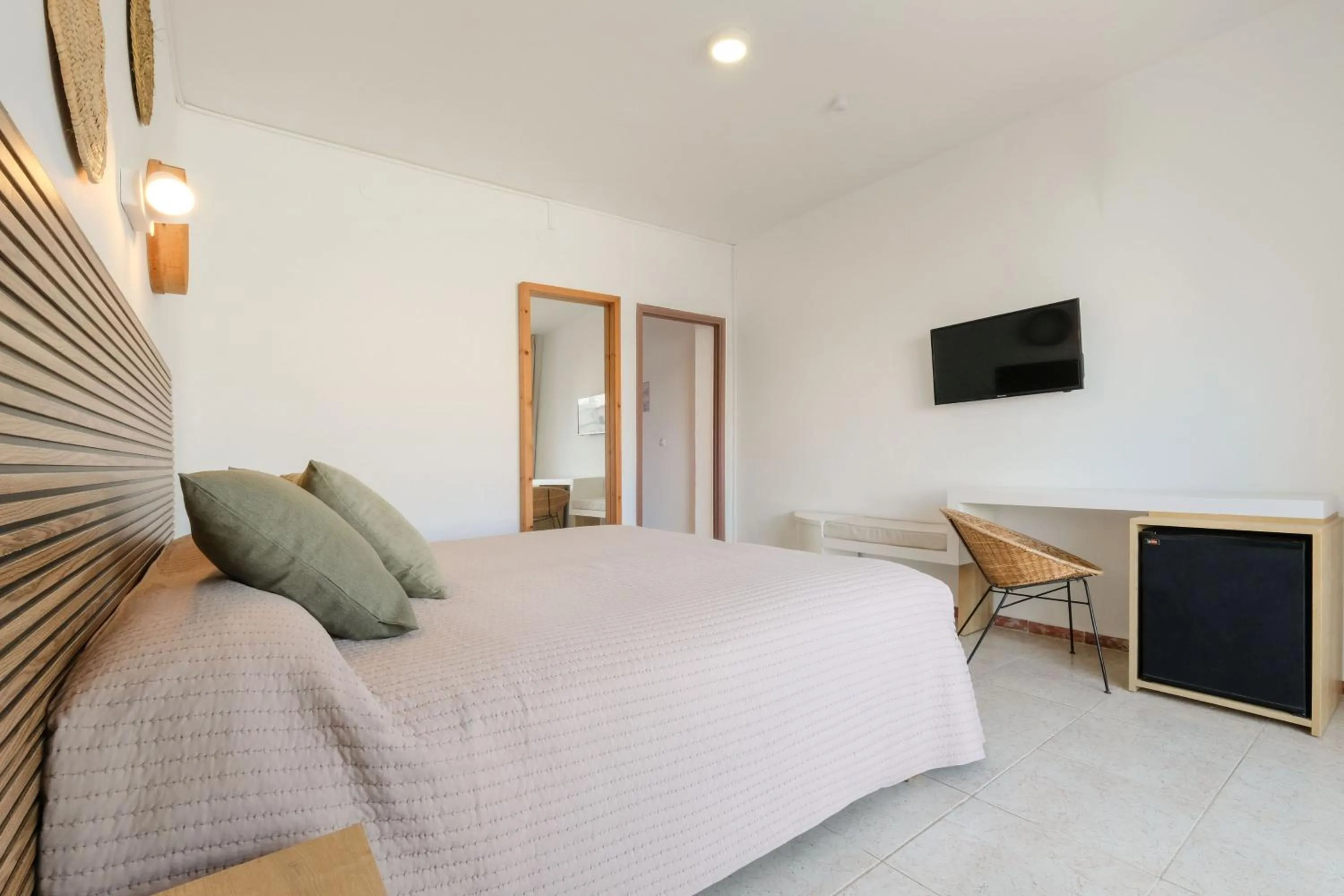 Bedroom, Bed in azuLine Hotel Mediterráneo