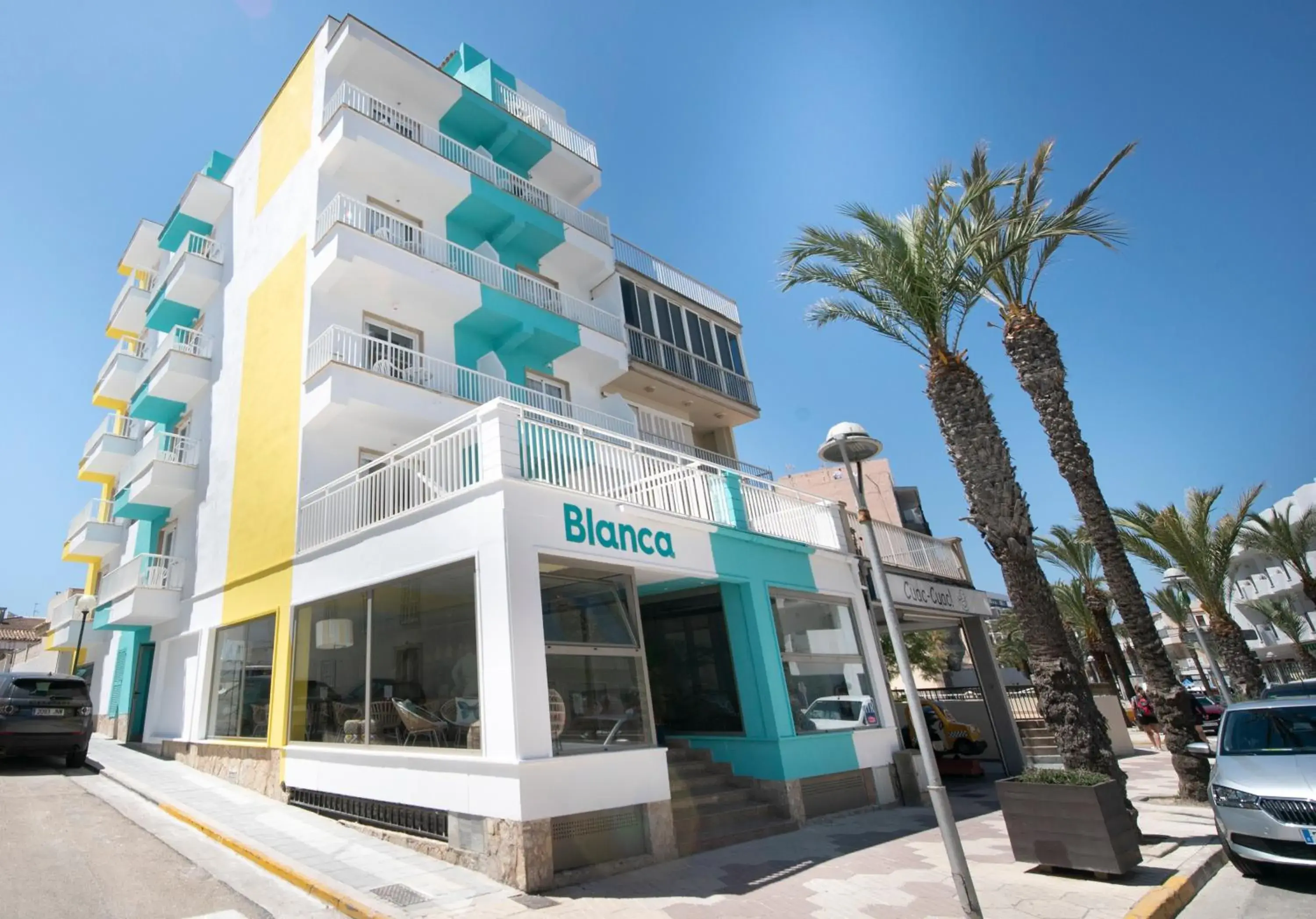 Property building in Hostal Blanca Property building in Hostal Blanca