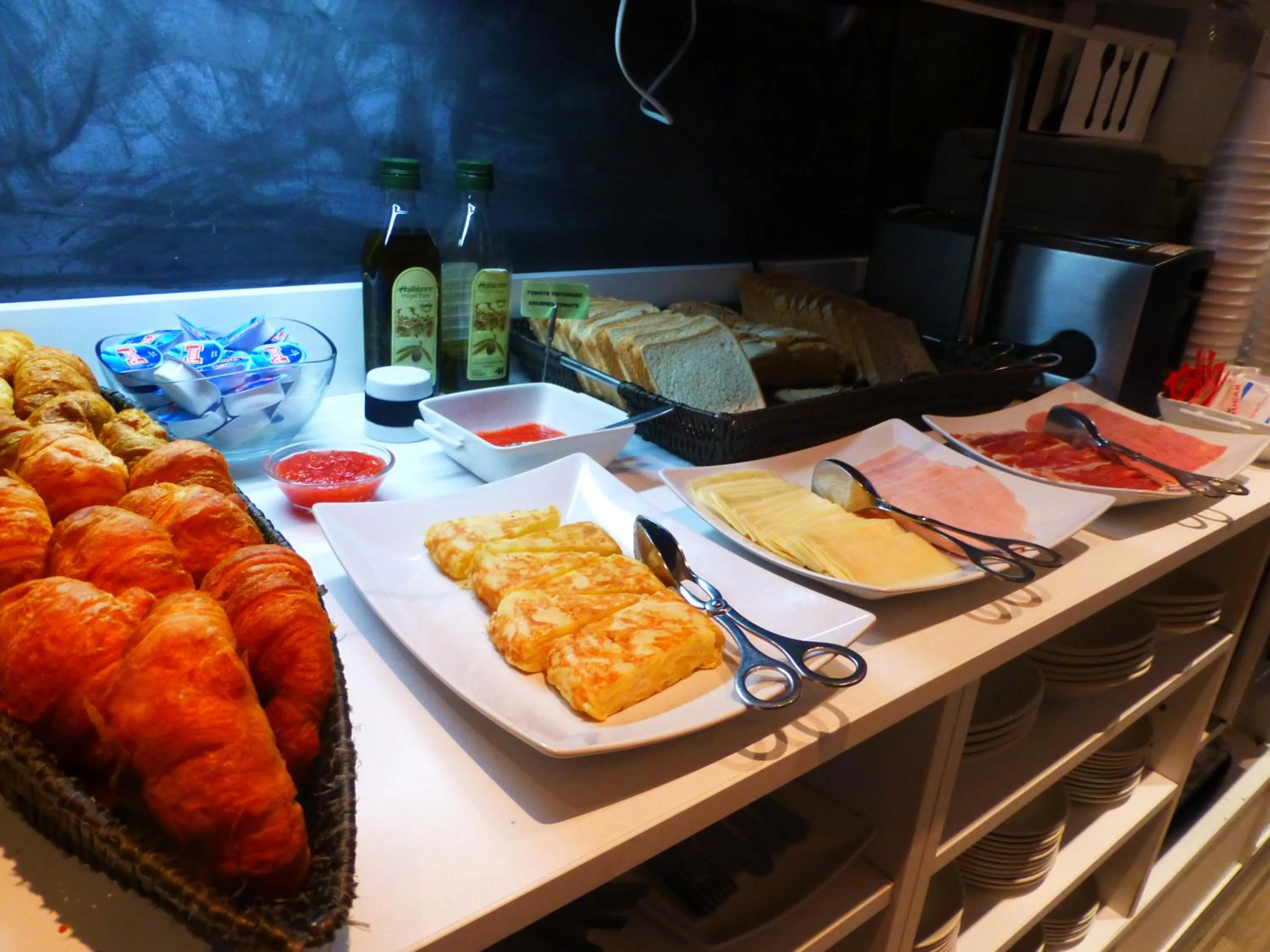 Food in Mayerling Hotel