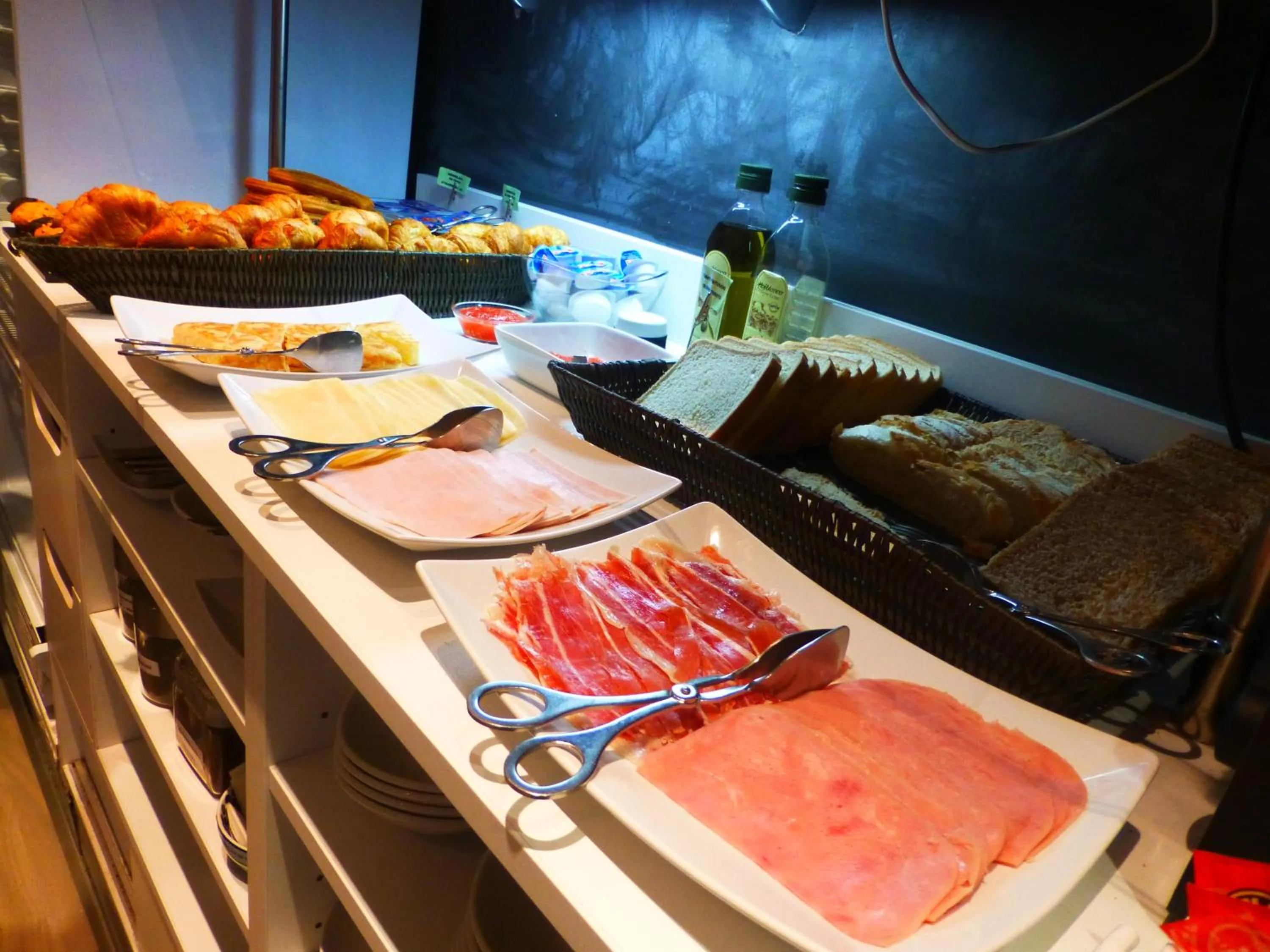 Food in Mayerling Hotel