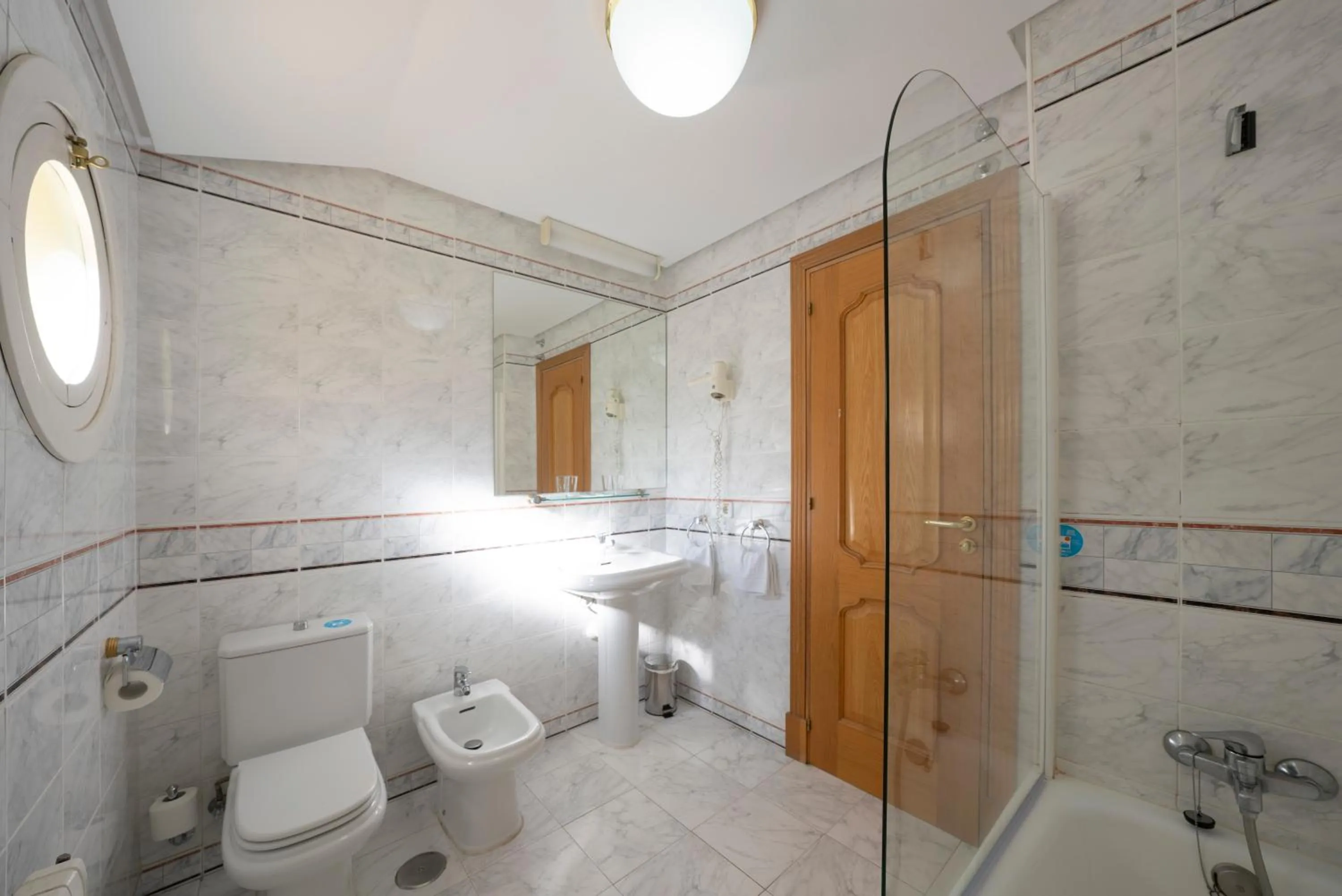 Bathroom in Miranda & Suizo