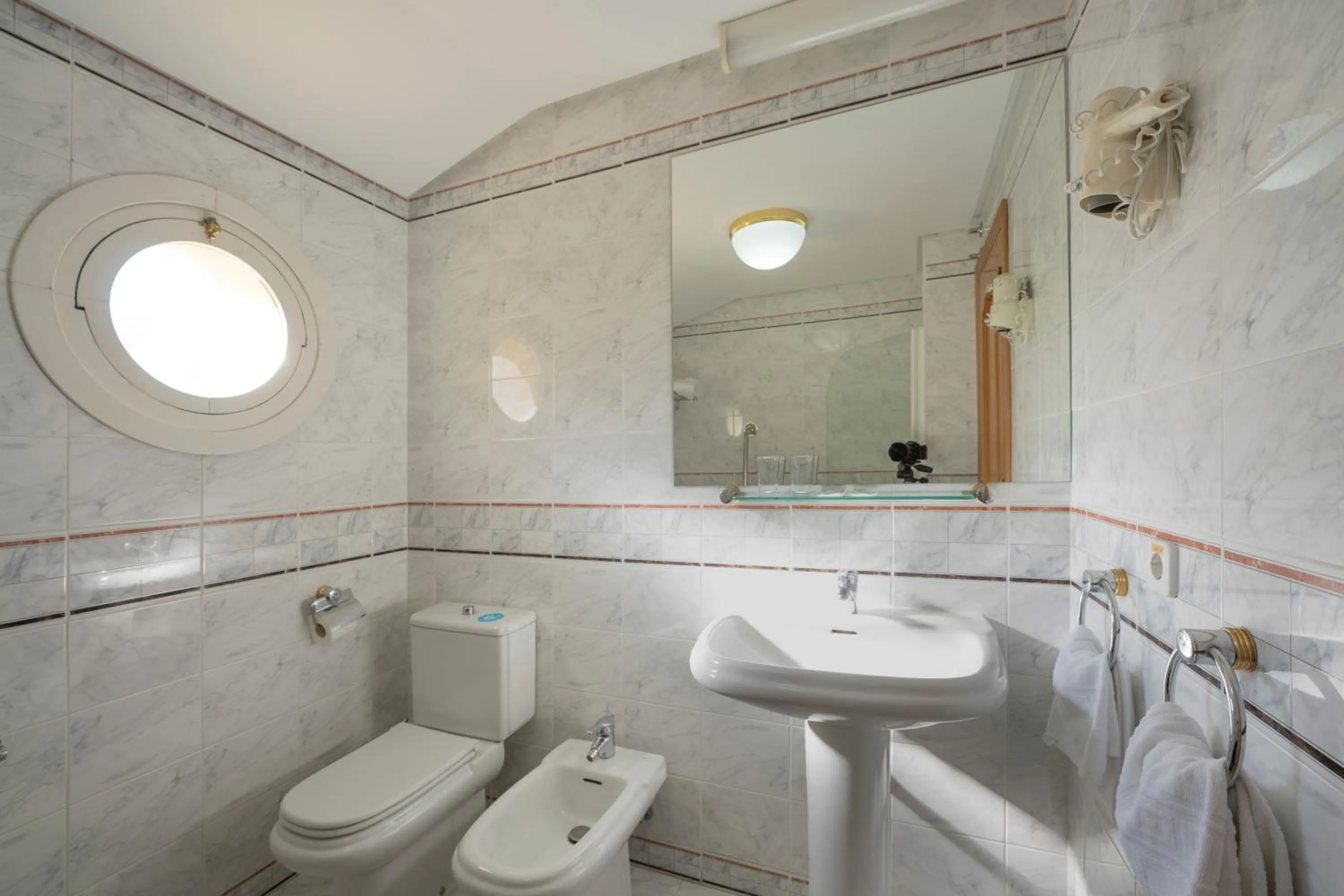 Bathroom in Miranda & Suizo