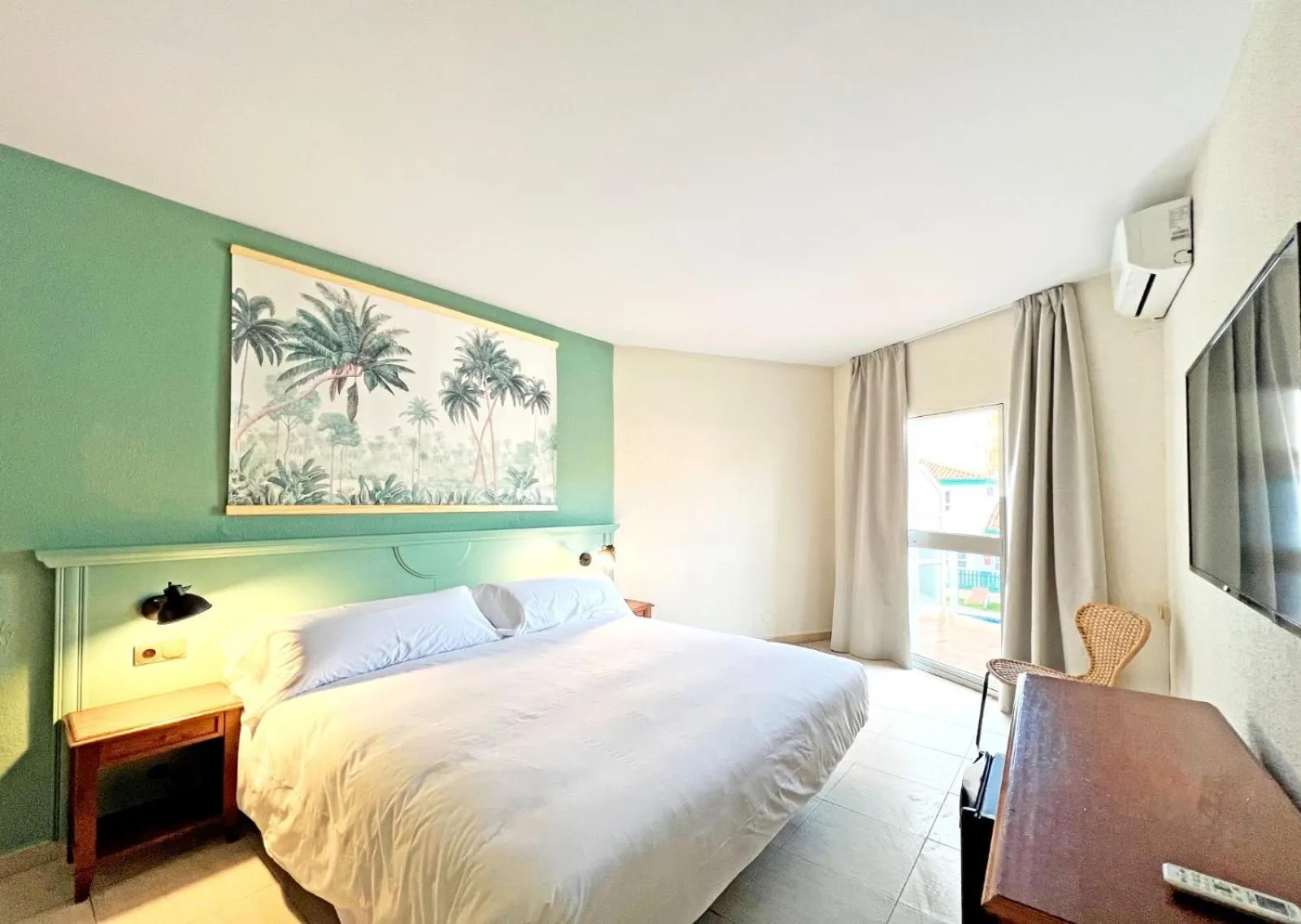 Photo of the whole room, Bed in Moon Dreams Fuengirola