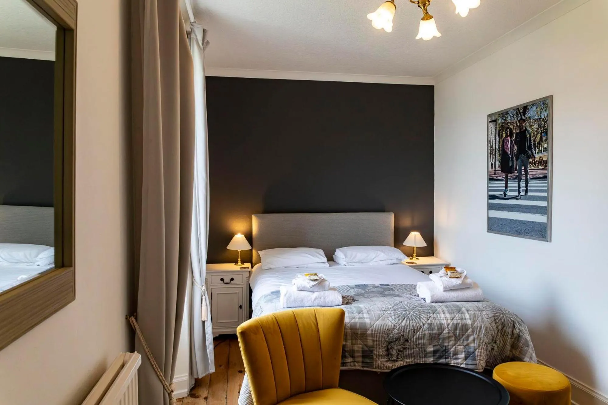 Photo of the whole room, Bed in Cawdor House B&B