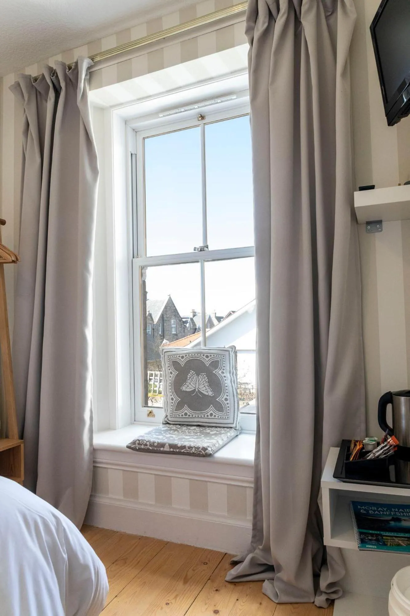 Photo of the whole room, Bed in Cawdor House B&B