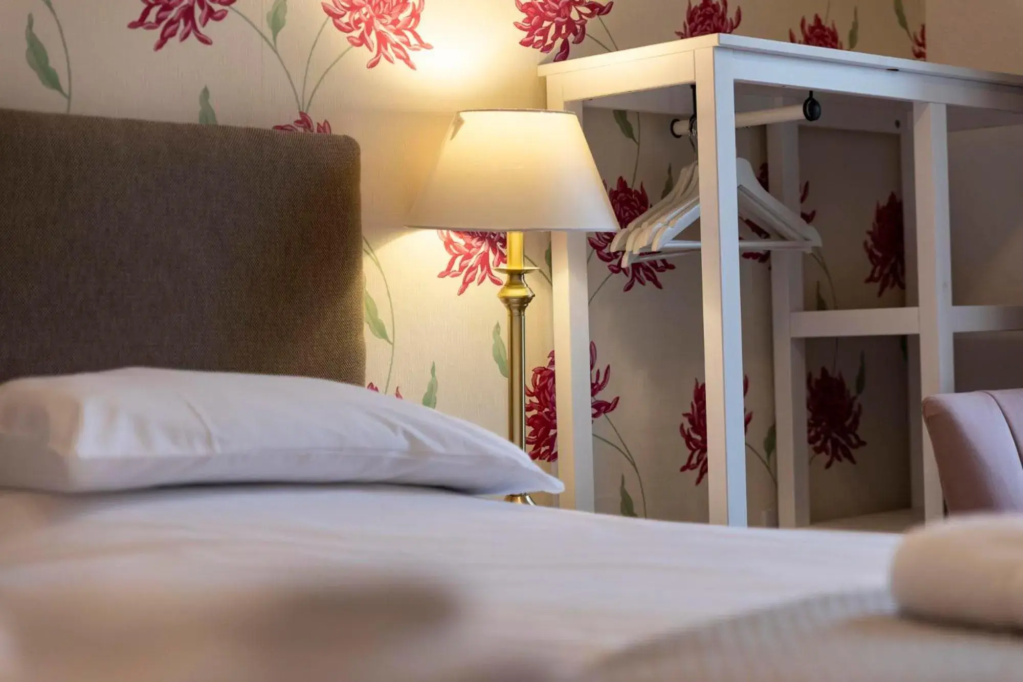 Budget Double or Twin Room in Cawdor House B&B Budget Double or Twin Room in Cawdor House B&B