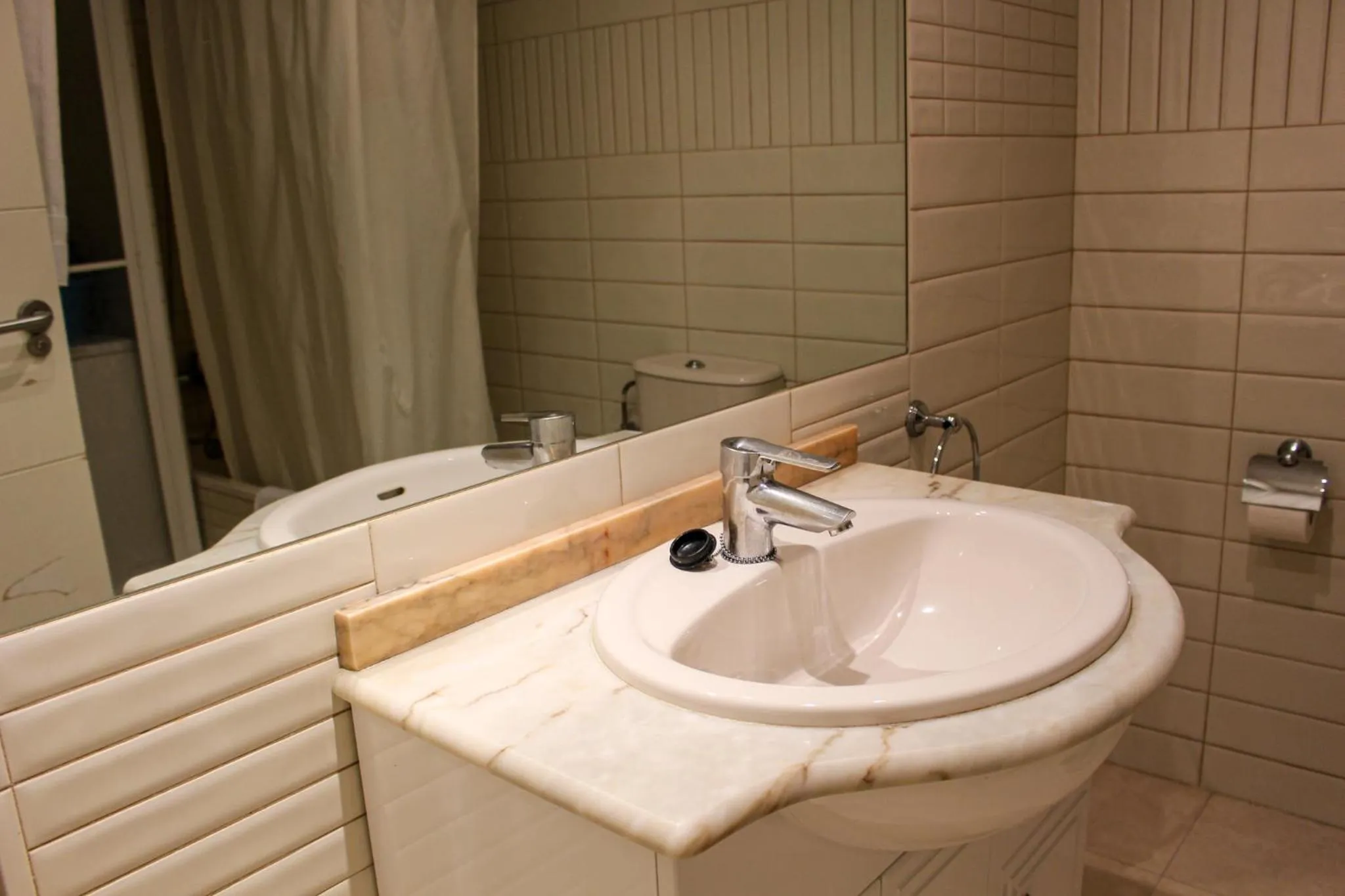 Bathroom in Apartamentos Ambar Beach Unitursa