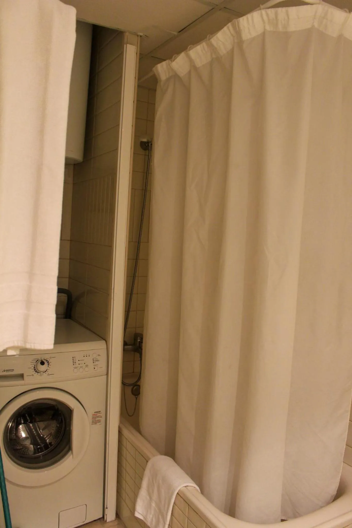 Bathroom in Apartamentos Ambar Beach Unitursa