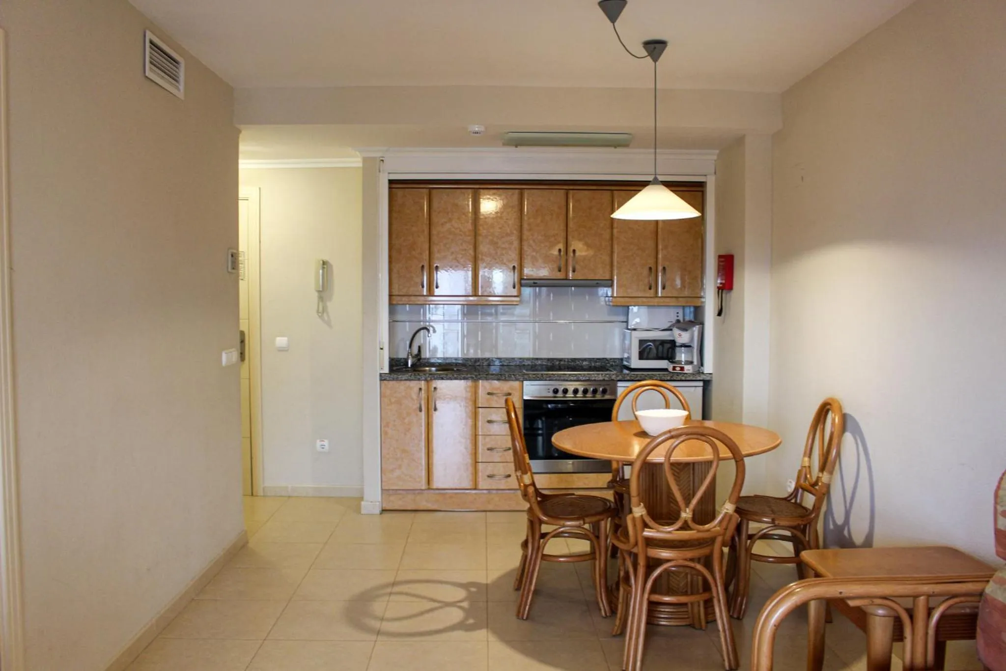 Kitchen or kitchenette in Apartamentos Ambar Beach Unitursa