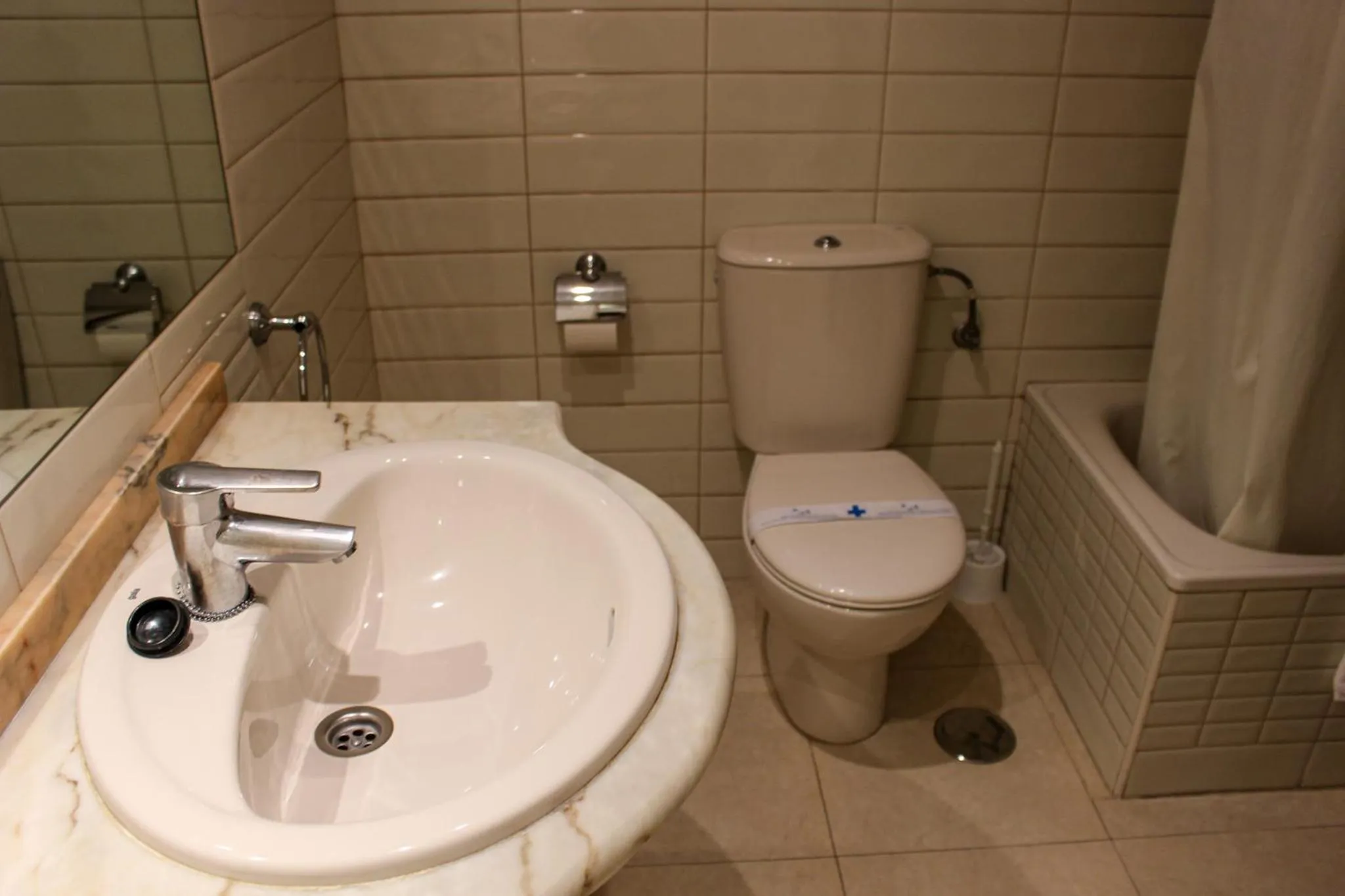 Toilet in Apartamentos Ambar Beach Unitursa