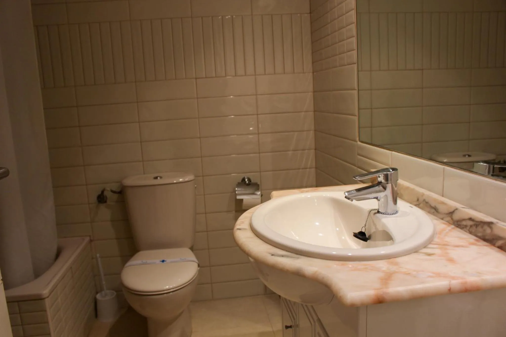 Toilet in Apartamentos Ambar Beach Unitursa