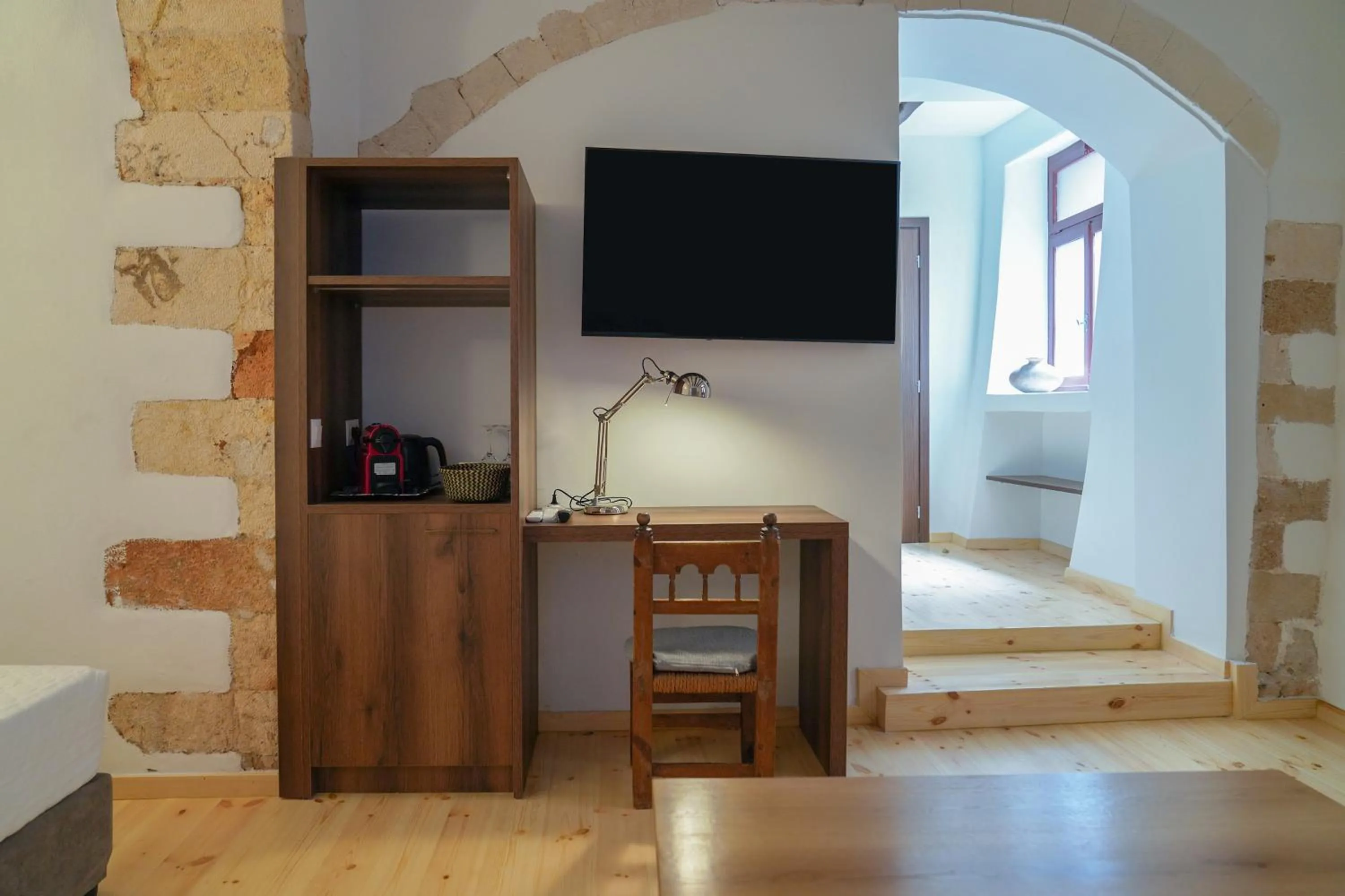 TV and multimedia in Venetian Palace Chania