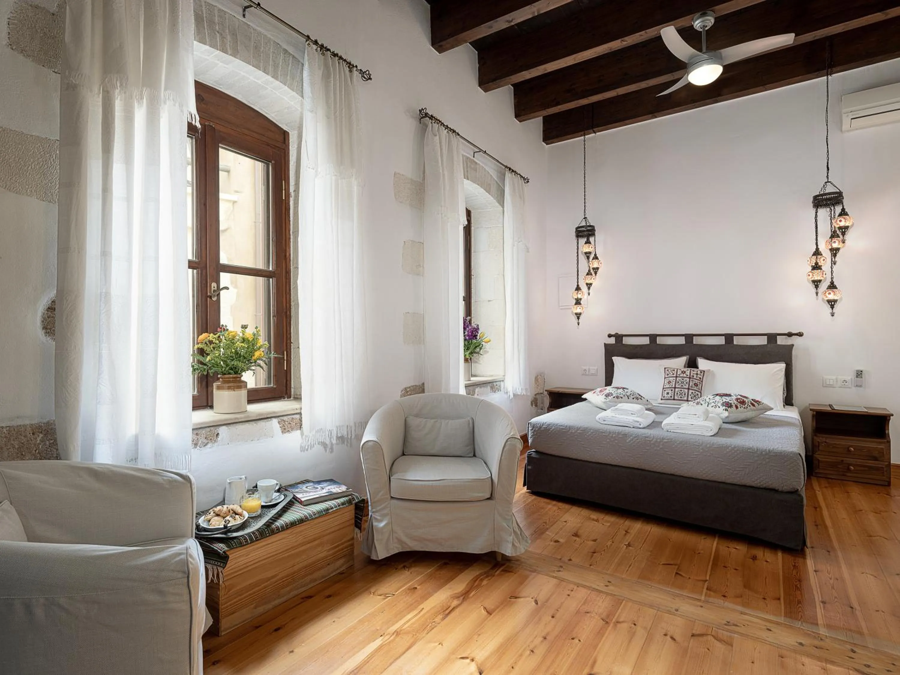 Bed in Venetian Palace Chania