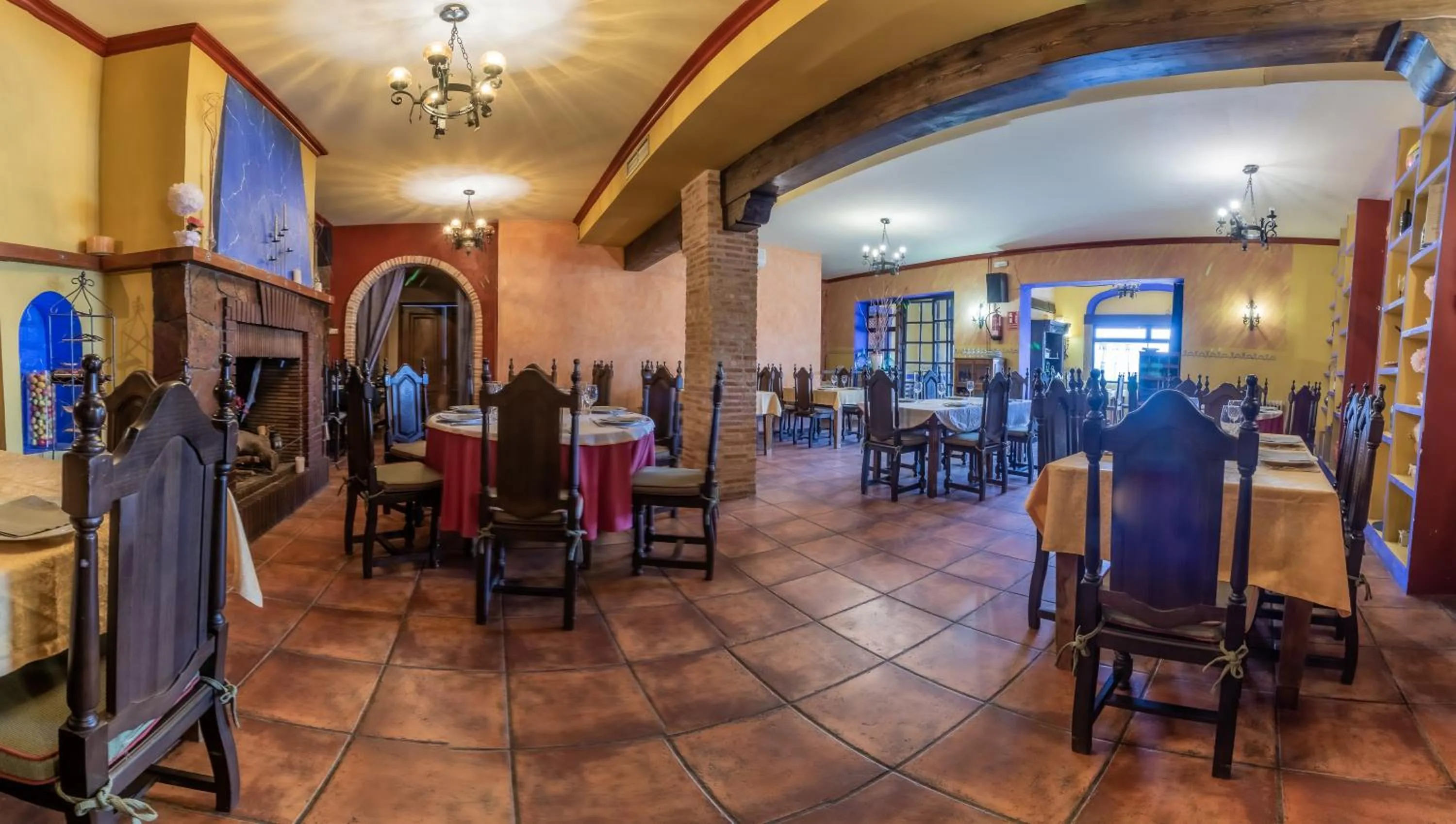 Restaurant/places to eat in Hosteria Tierrallana by Juypehotel
