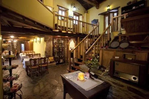 Restaurant/places to eat in O Muiño de Pena