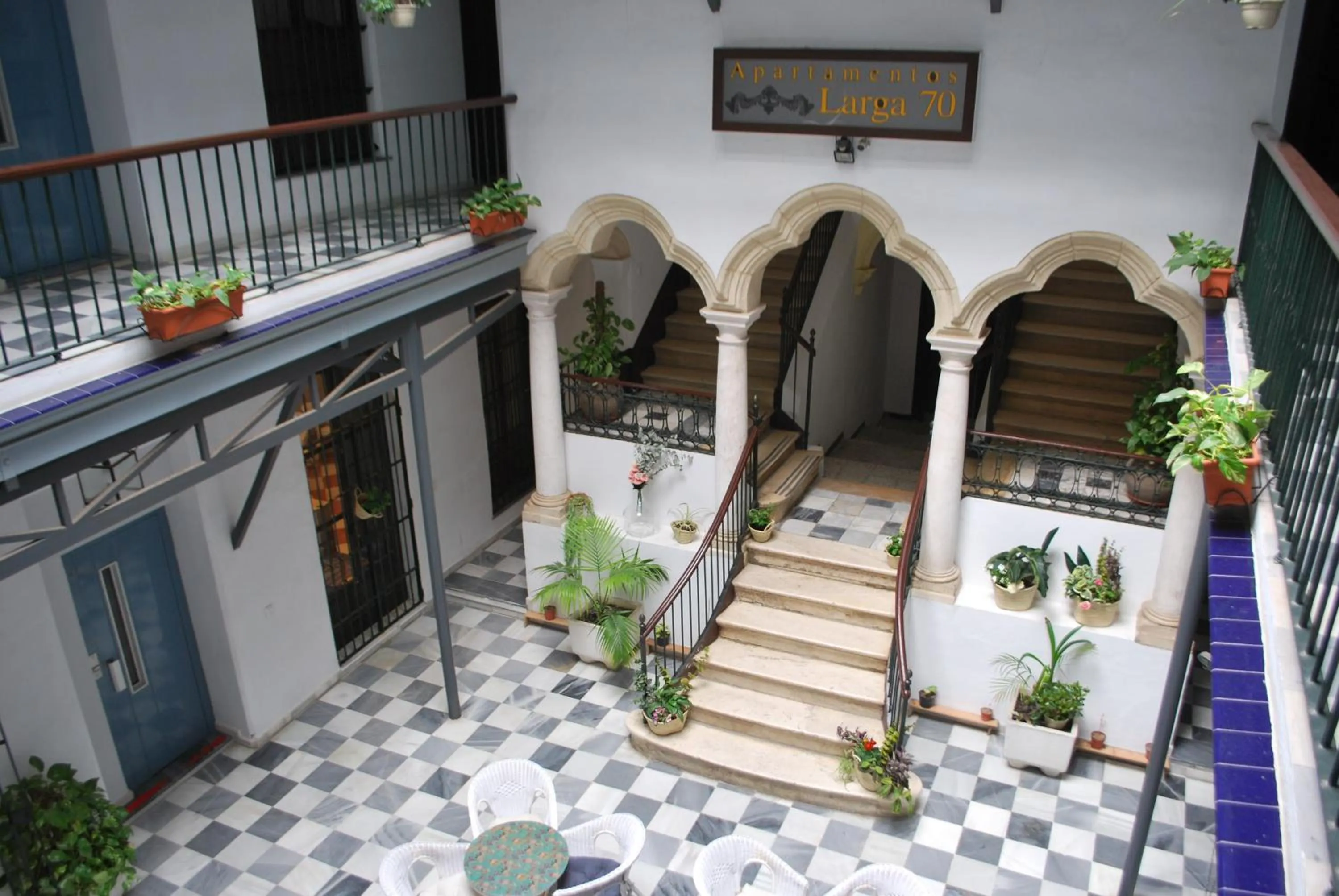 Patio in Apartamentos Larga 70