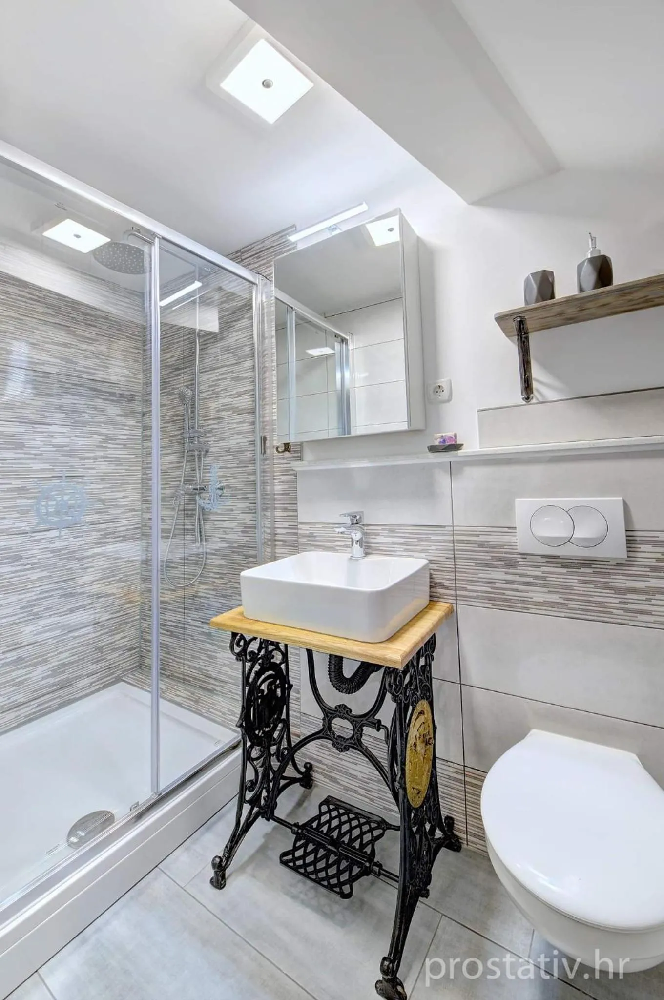 Shower in City Apartments & Studio App Frankopan