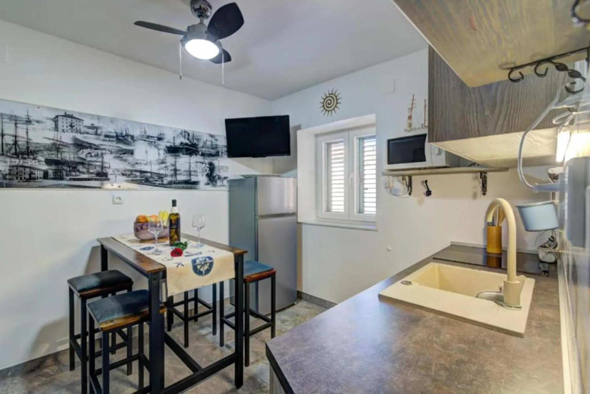 TV and multimedia in City Apartments & Studio App Frankopan