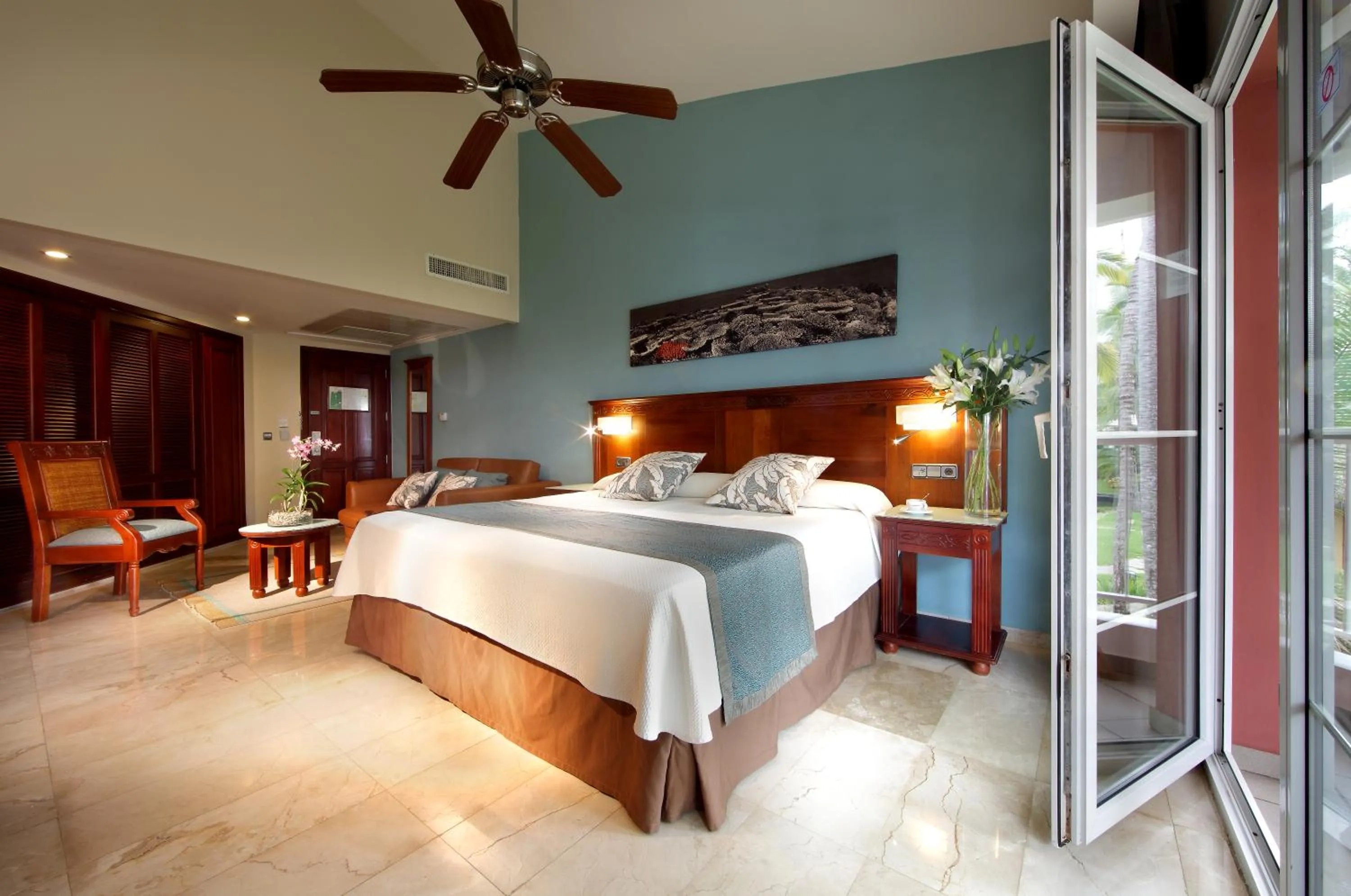 Photo of the whole room, Bed in Grand Palladium Bavaro Suites Resort & Spa - All Inclusive