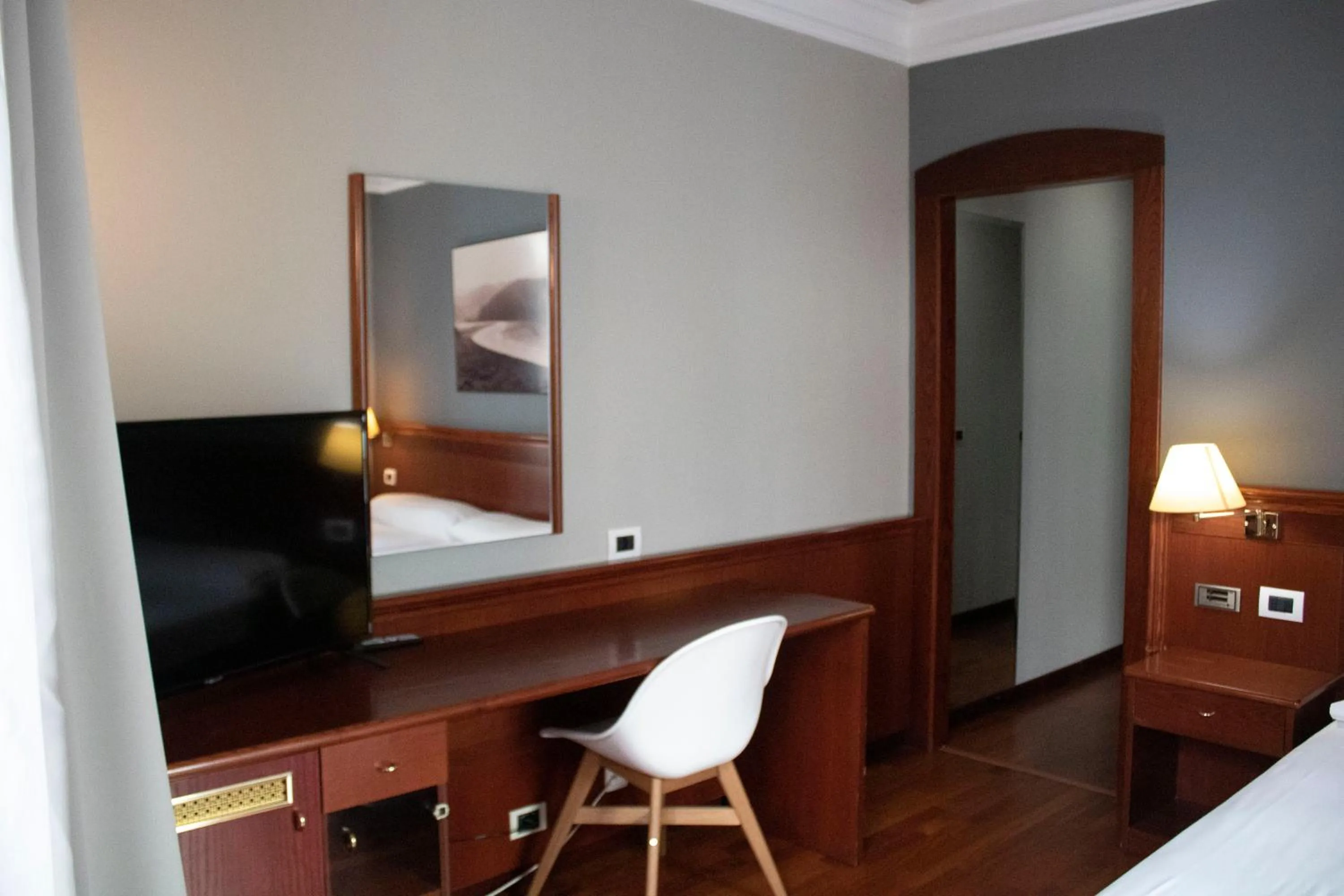 TV and multimedia, Bed in Hotel Alda El Suizo