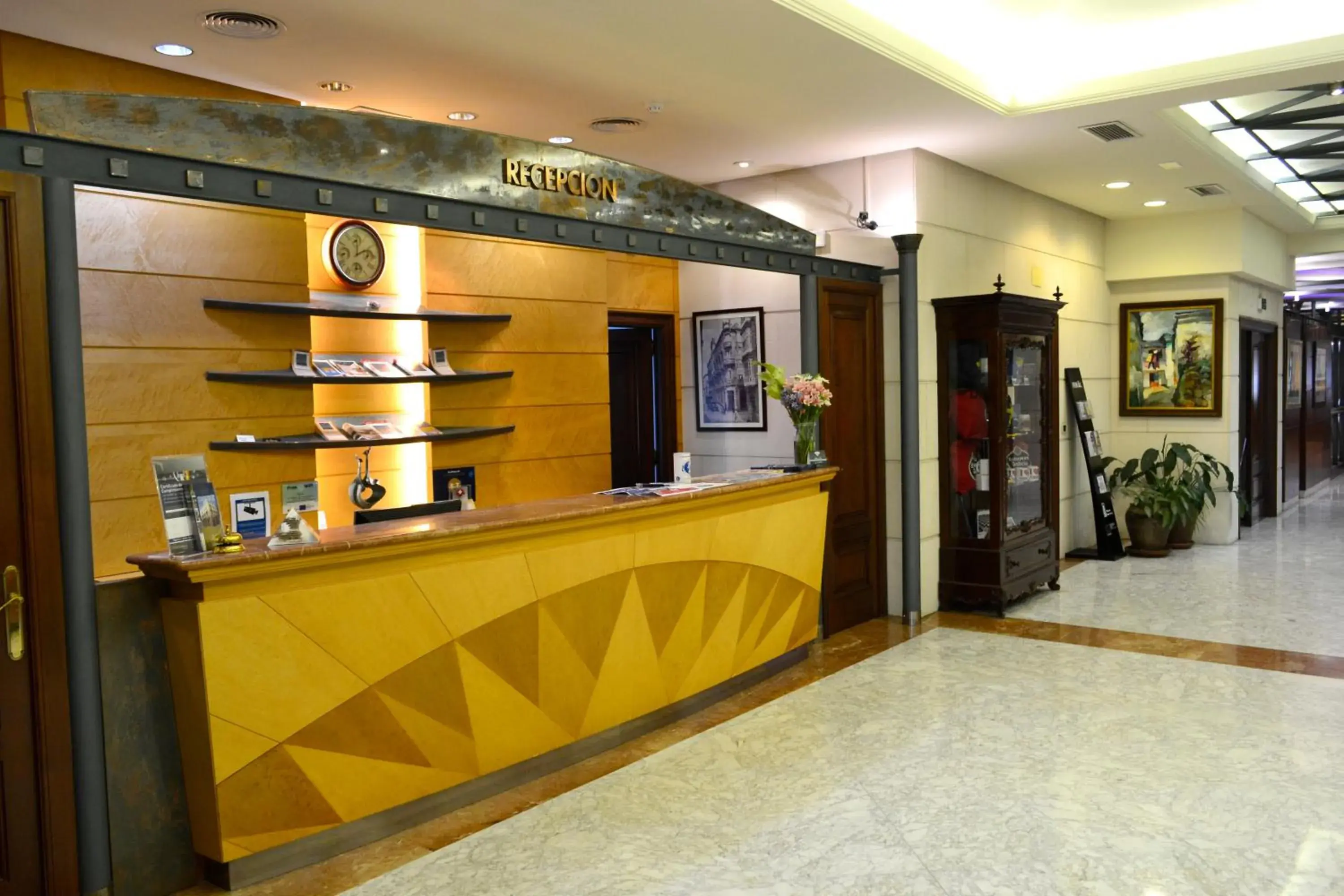 Lobby or reception in Hotel Alda El Suizo Lobby or reception in Hotel Alda El Suizo